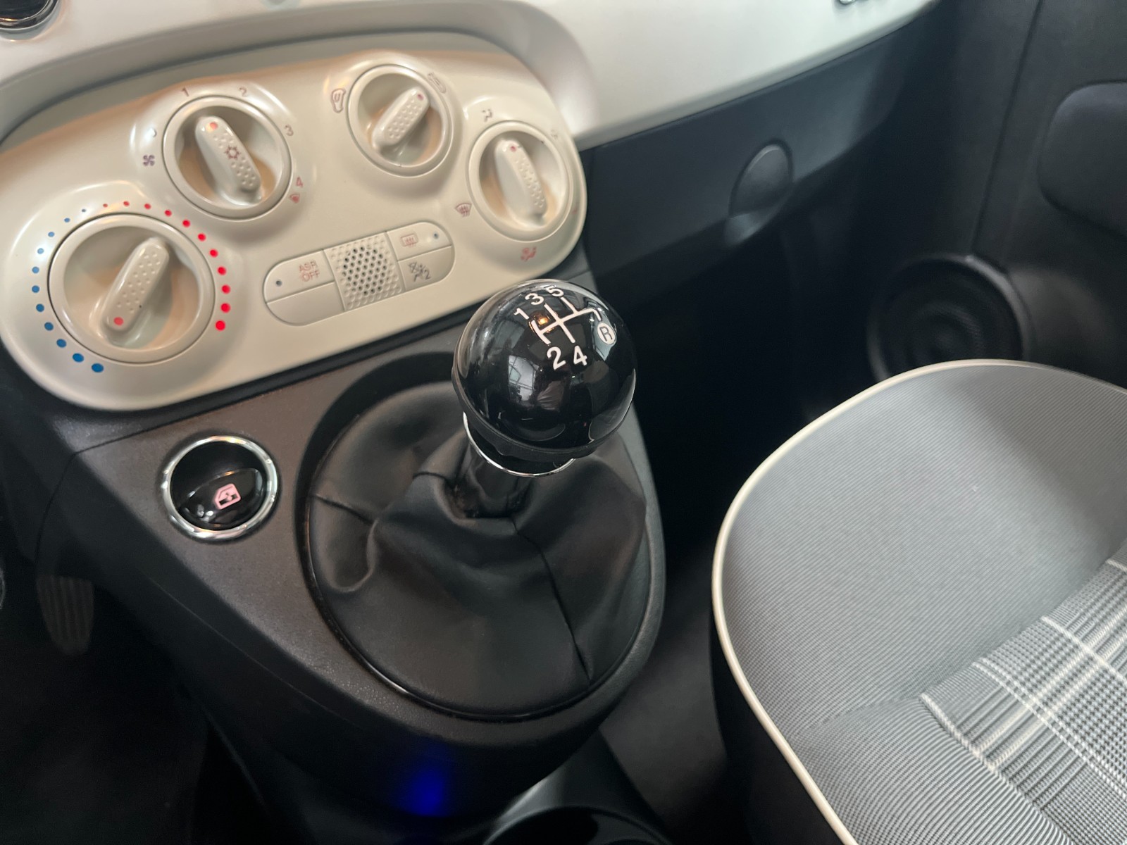 Photo véhicule FIAT 500 SERIE 6