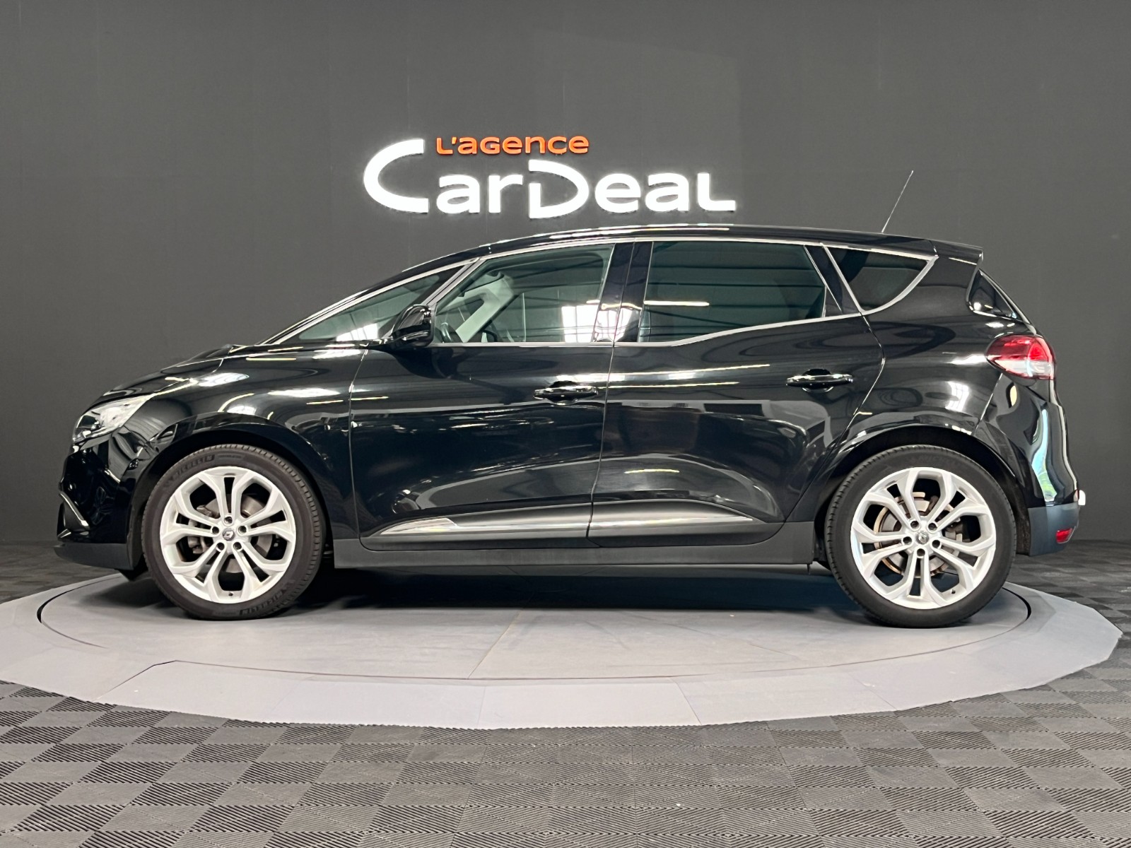 Photo véhicule RENAULT SCENIC IV