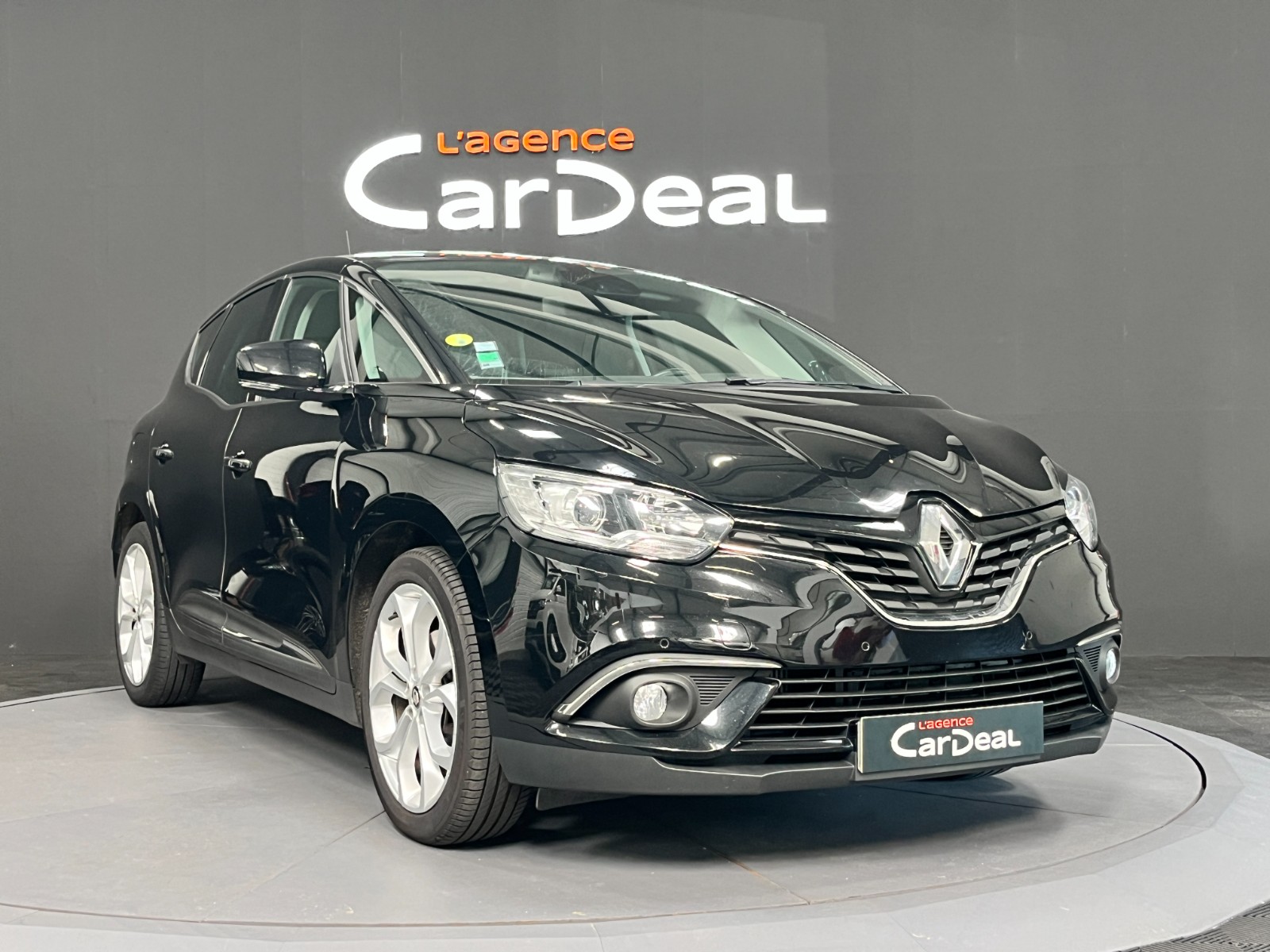 Photo véhicule RENAULT SCENIC IV