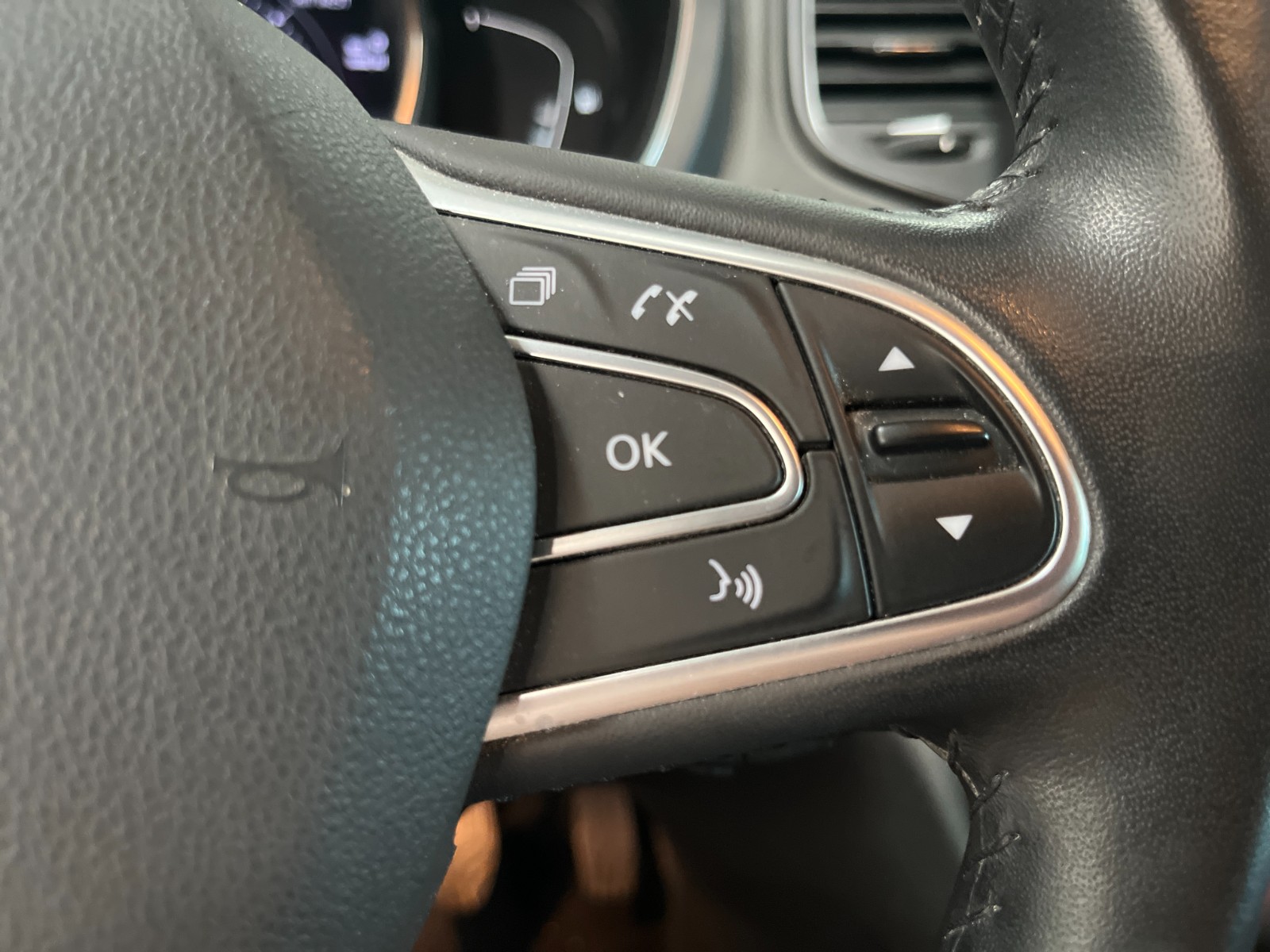 Photo véhicule RENAULT SCENIC IV