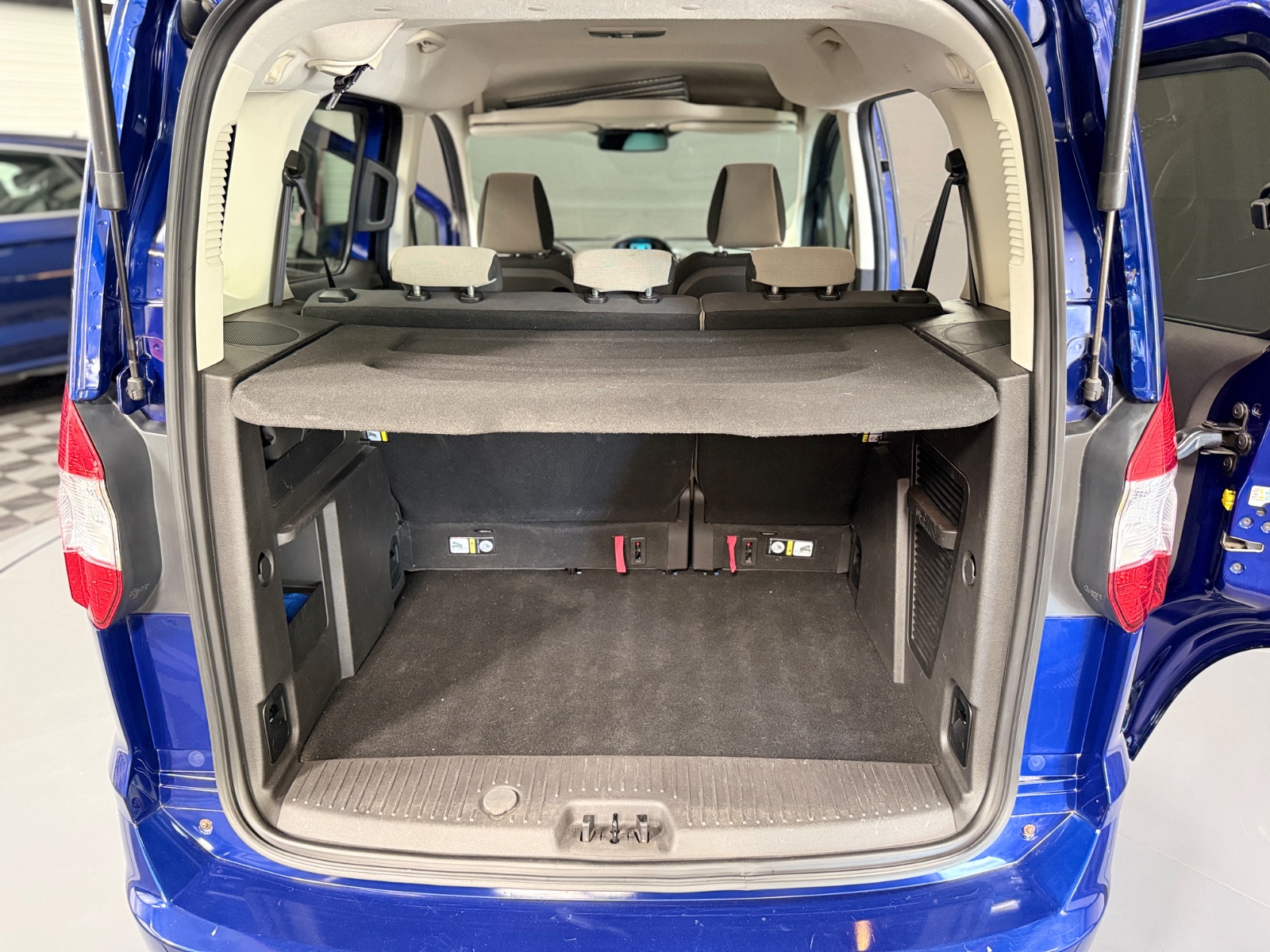 Photo véhicule FORD TOURNEO COURIER