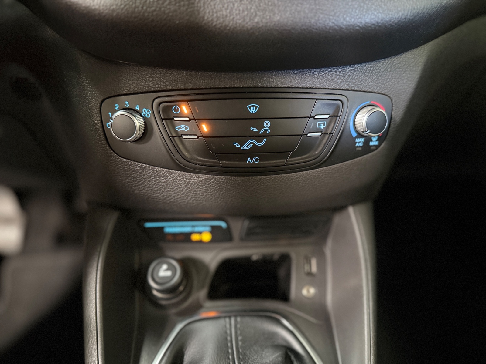 Photo véhicule FORD TOURNEO COURIER