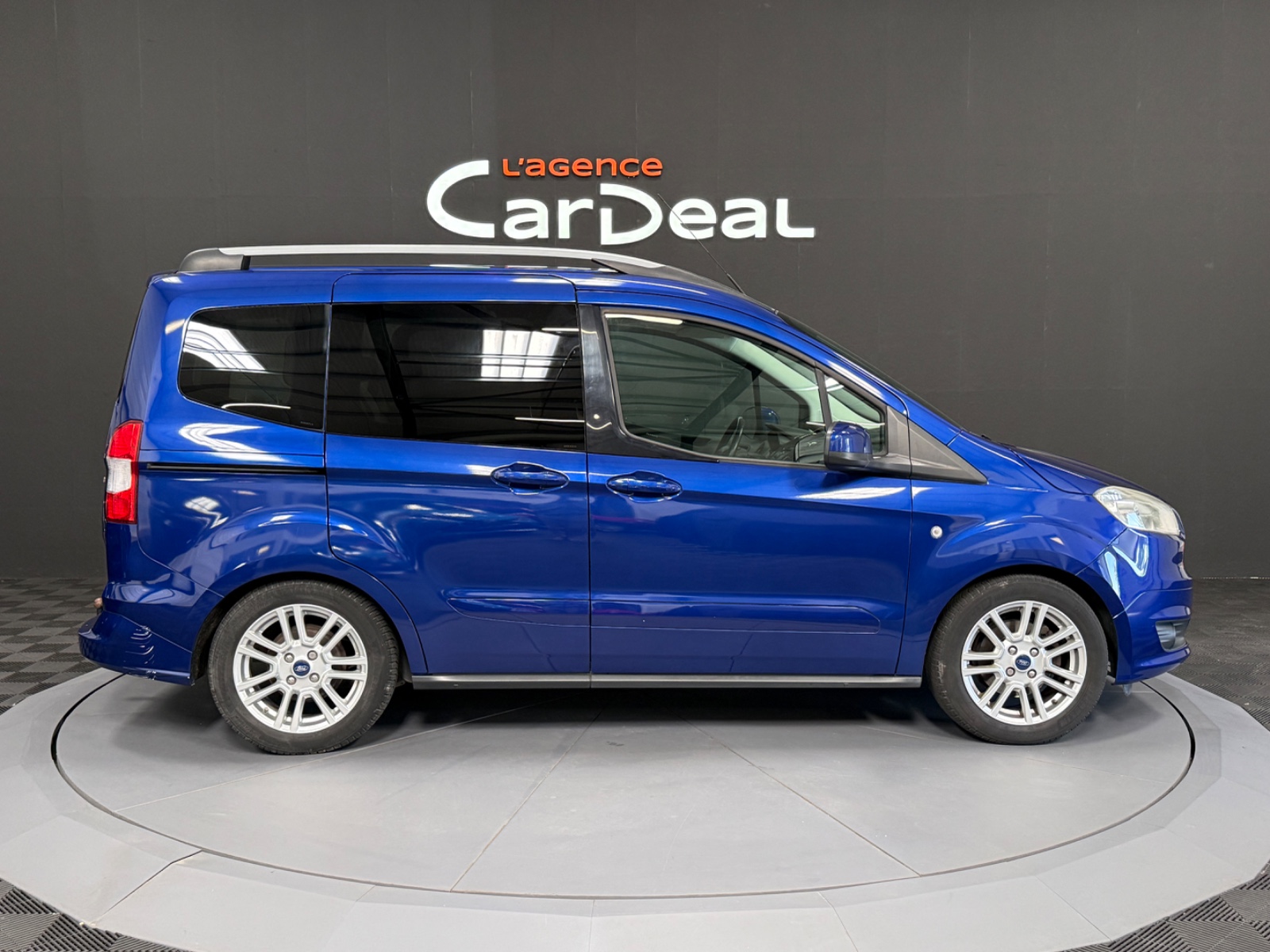 Photo véhicule FORD TOURNEO COURIER