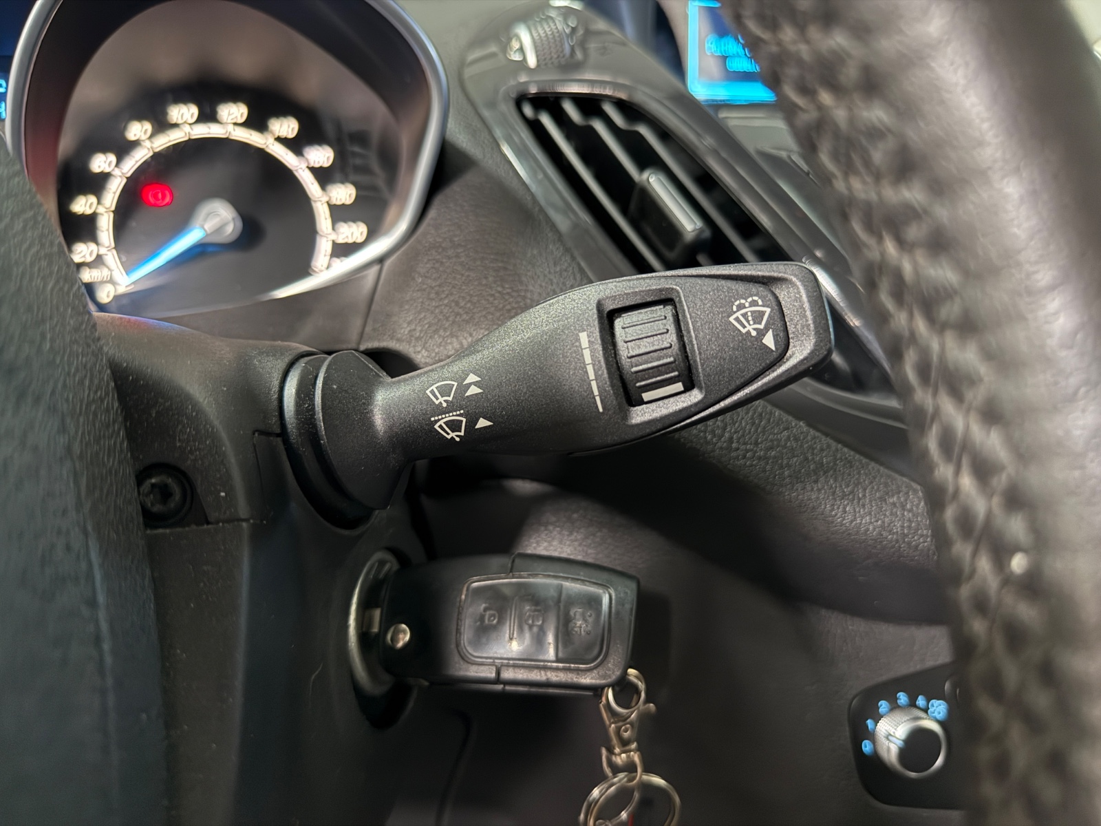 Photo véhicule FORD TOURNEO COURIER