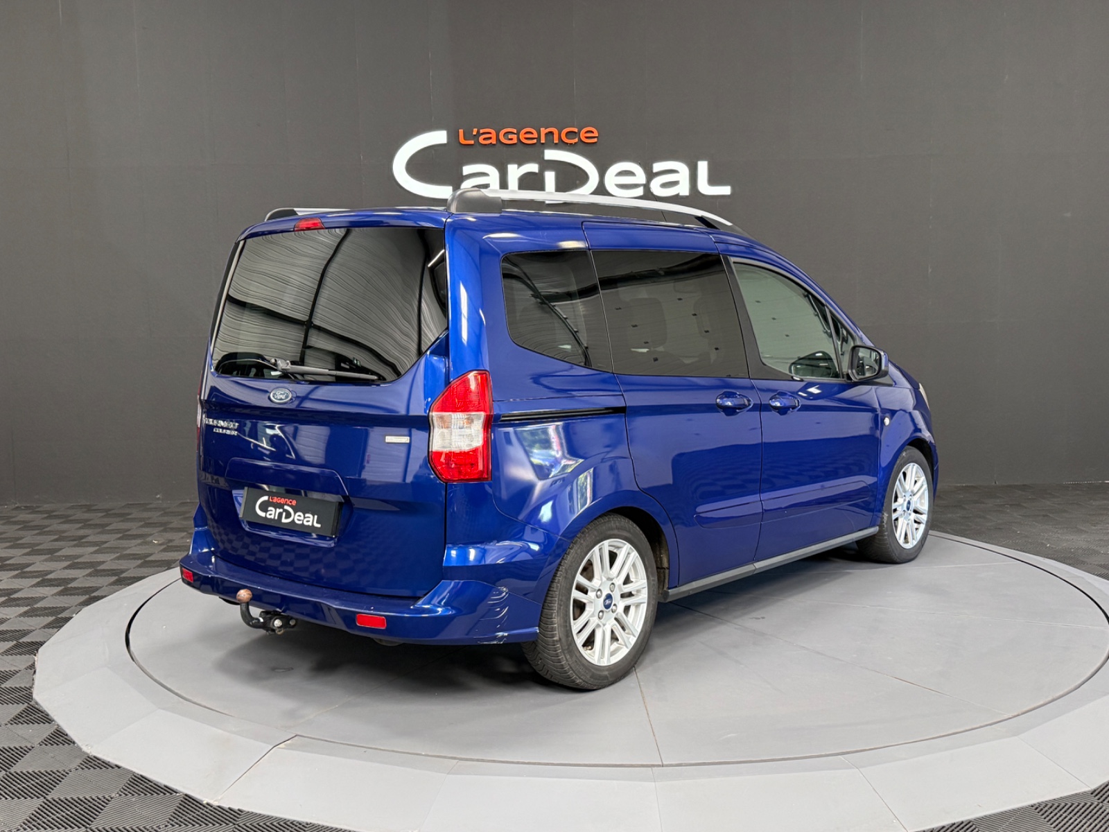 Photo véhicule FORD TOURNEO COURIER
