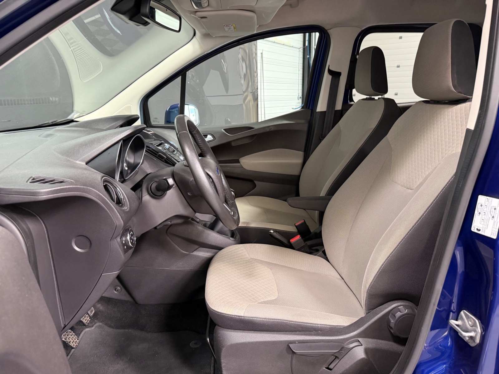 Photo véhicule FORD TOURNEO COURIER
