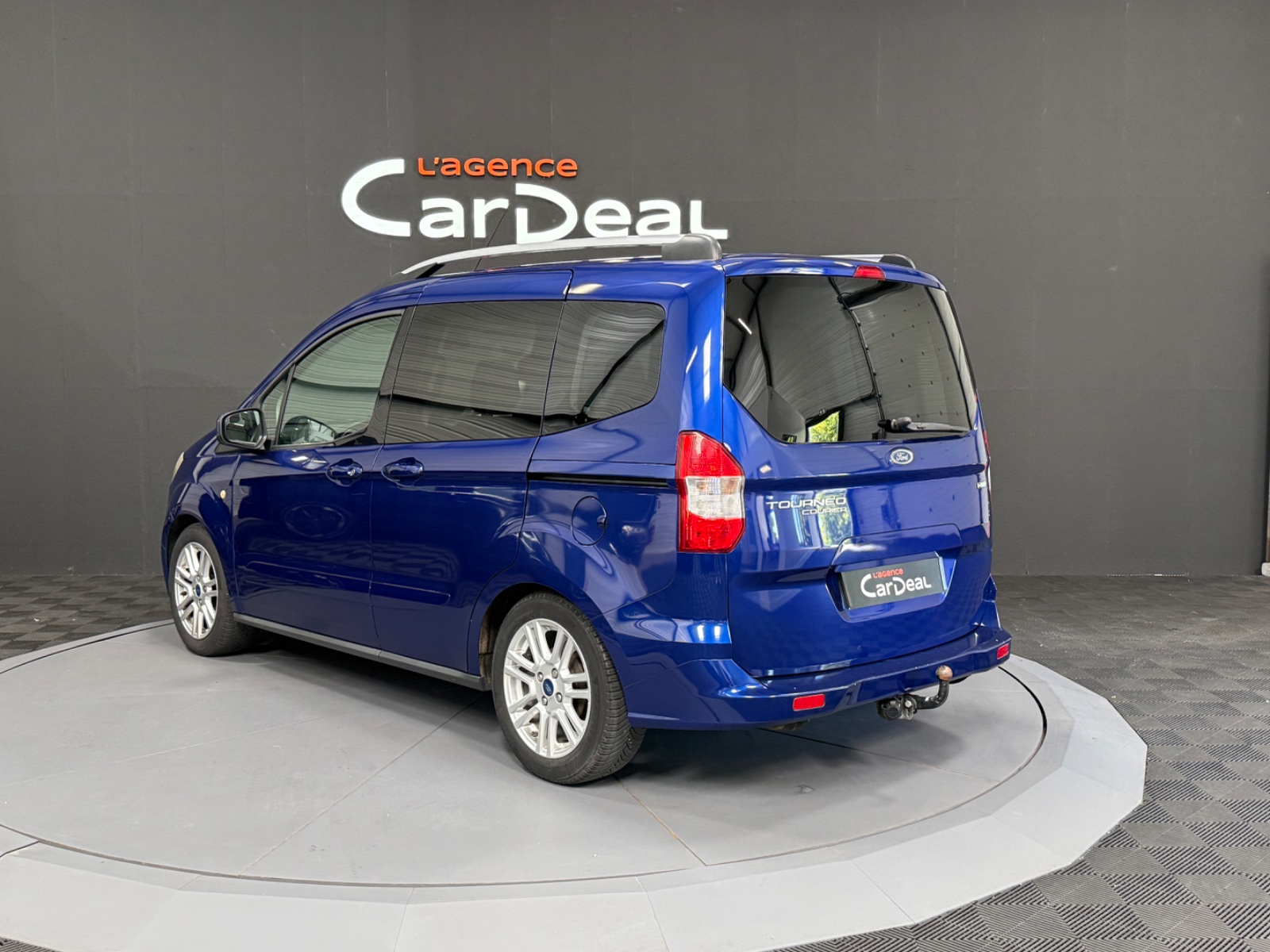 Photo véhicule FORD TOURNEO COURIER