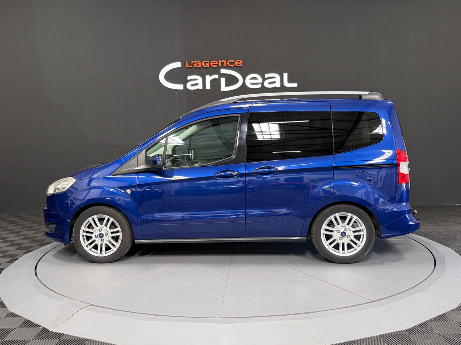 Photo véhicule FORD TOURNEO COURIER