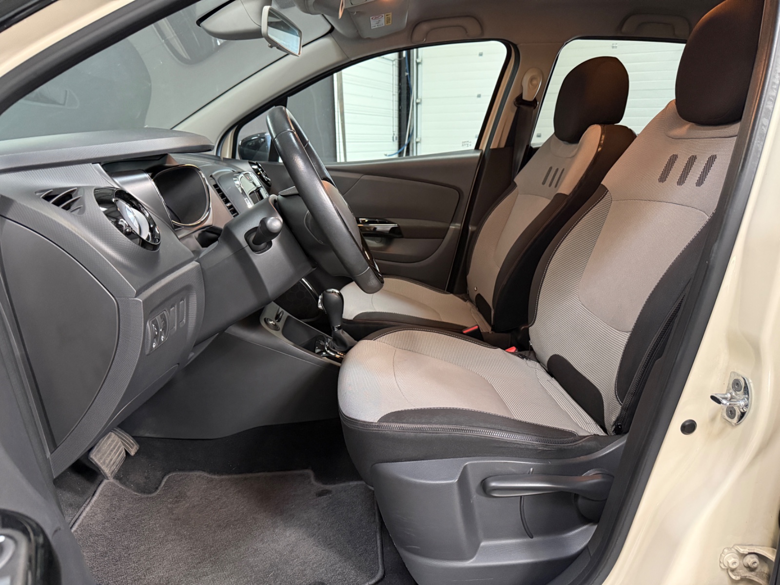 Photo véhicule RENAULT CAPTUR