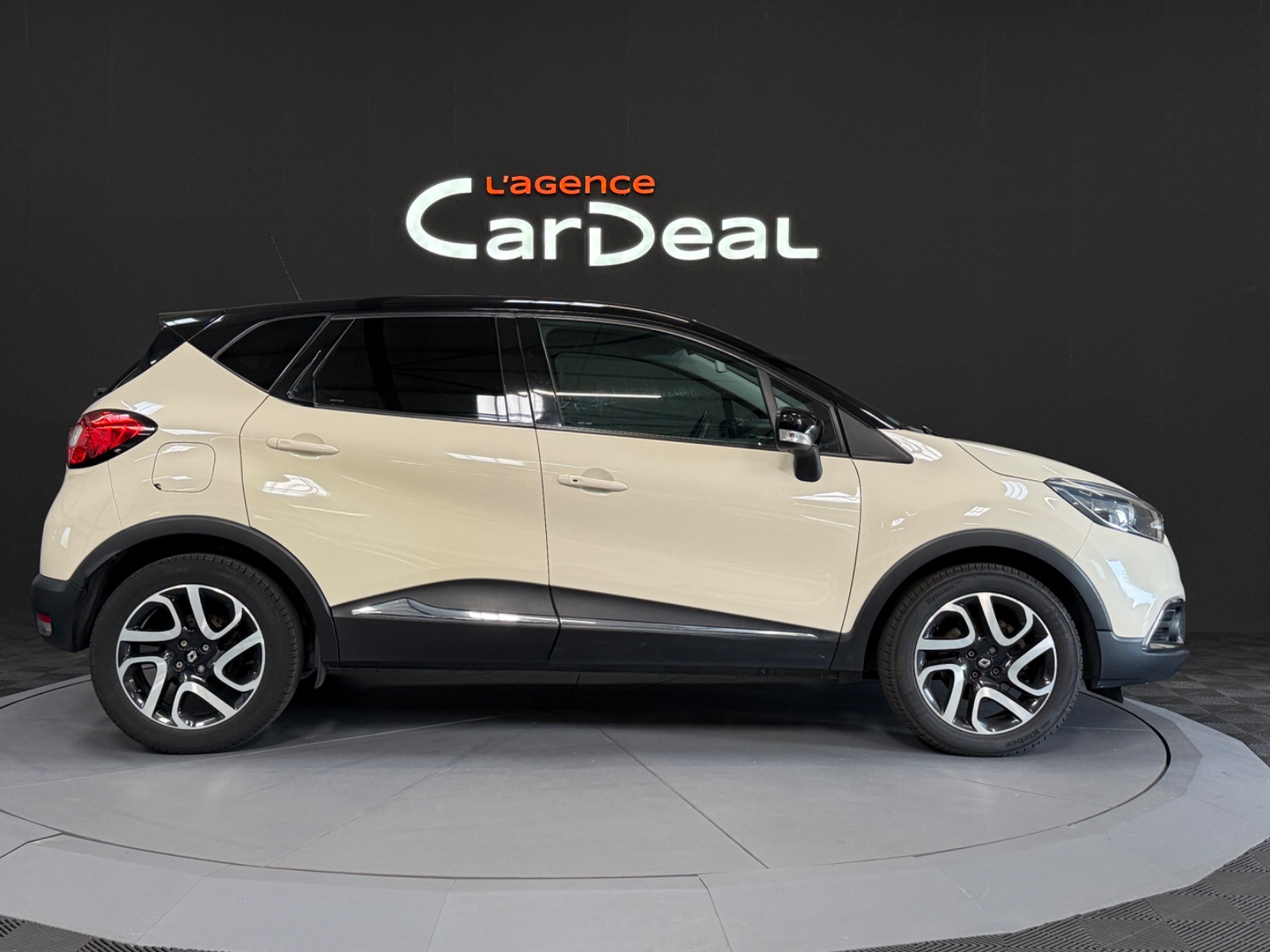 Photo véhicule RENAULT CAPTUR