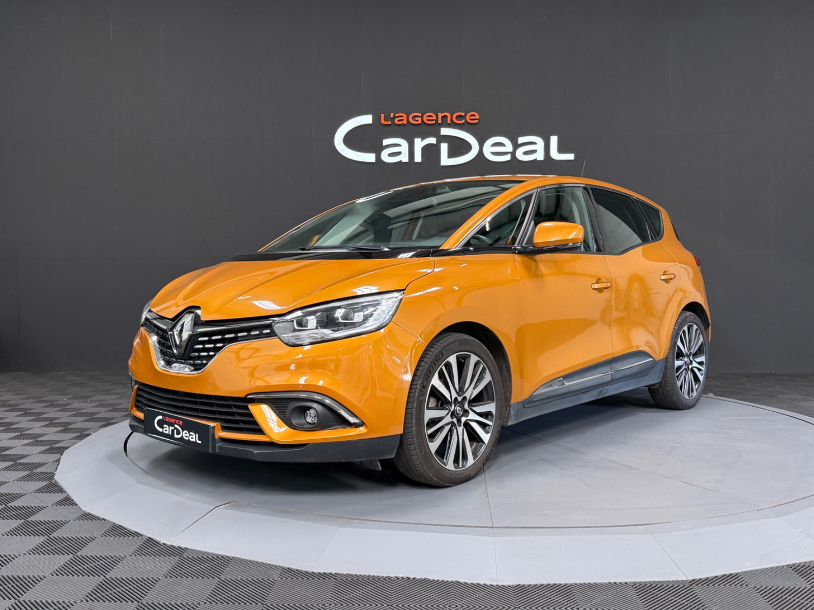 RENAULT SCENIC IV dCi 160 Energy EDC Initiale Paris