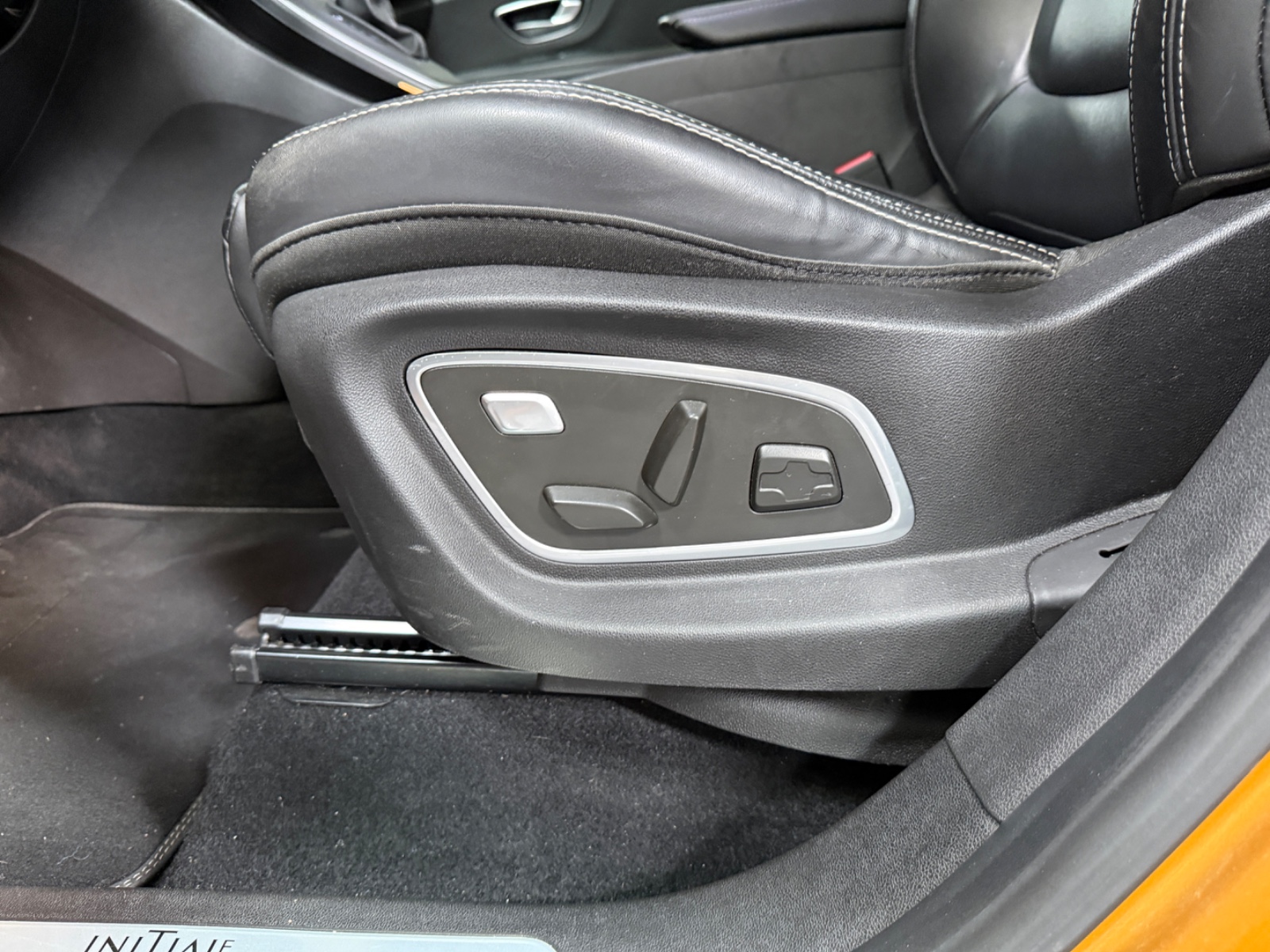 Photo véhicule RENAULT SCENIC IV