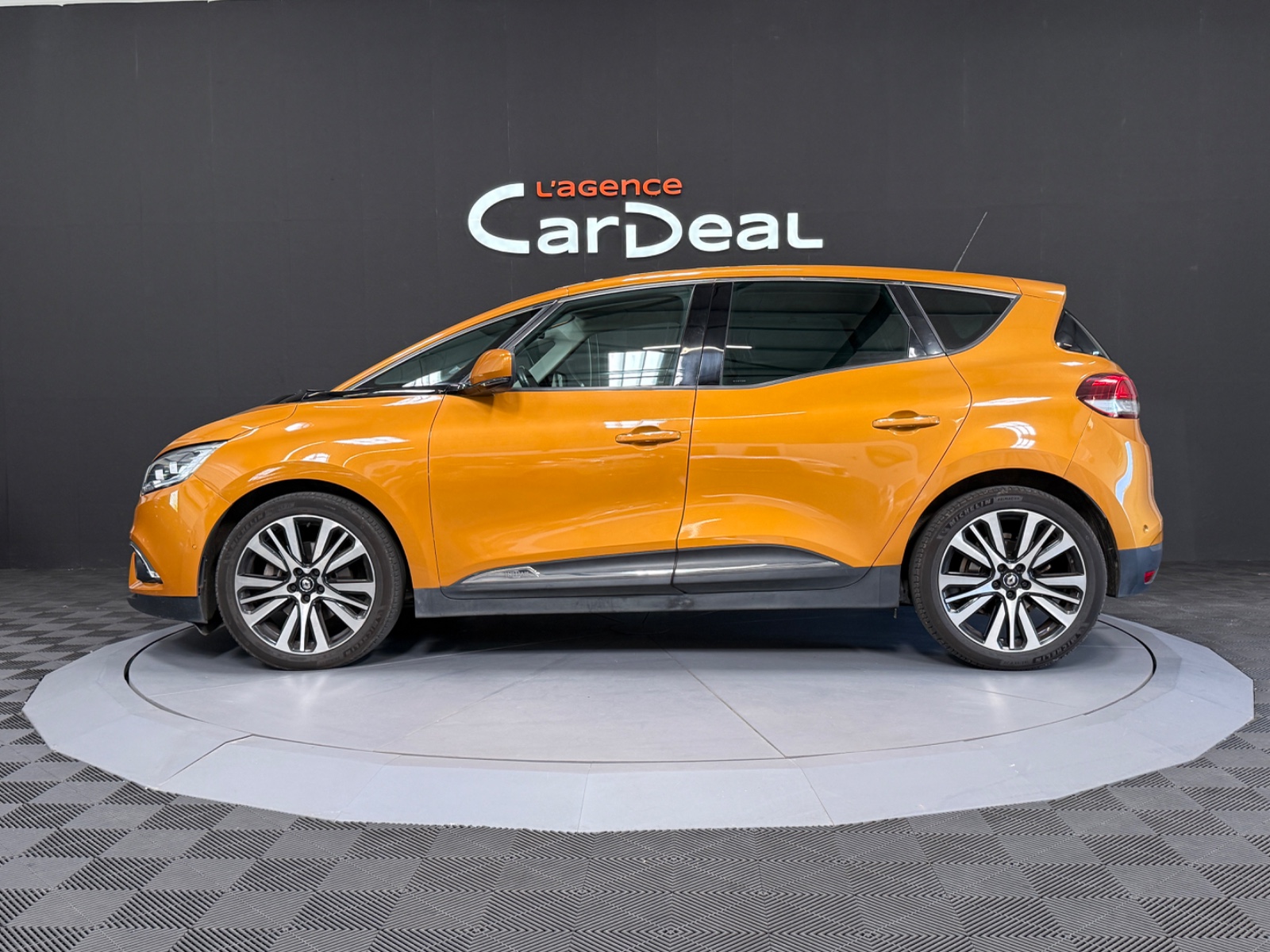 Photo véhicule RENAULT SCENIC IV