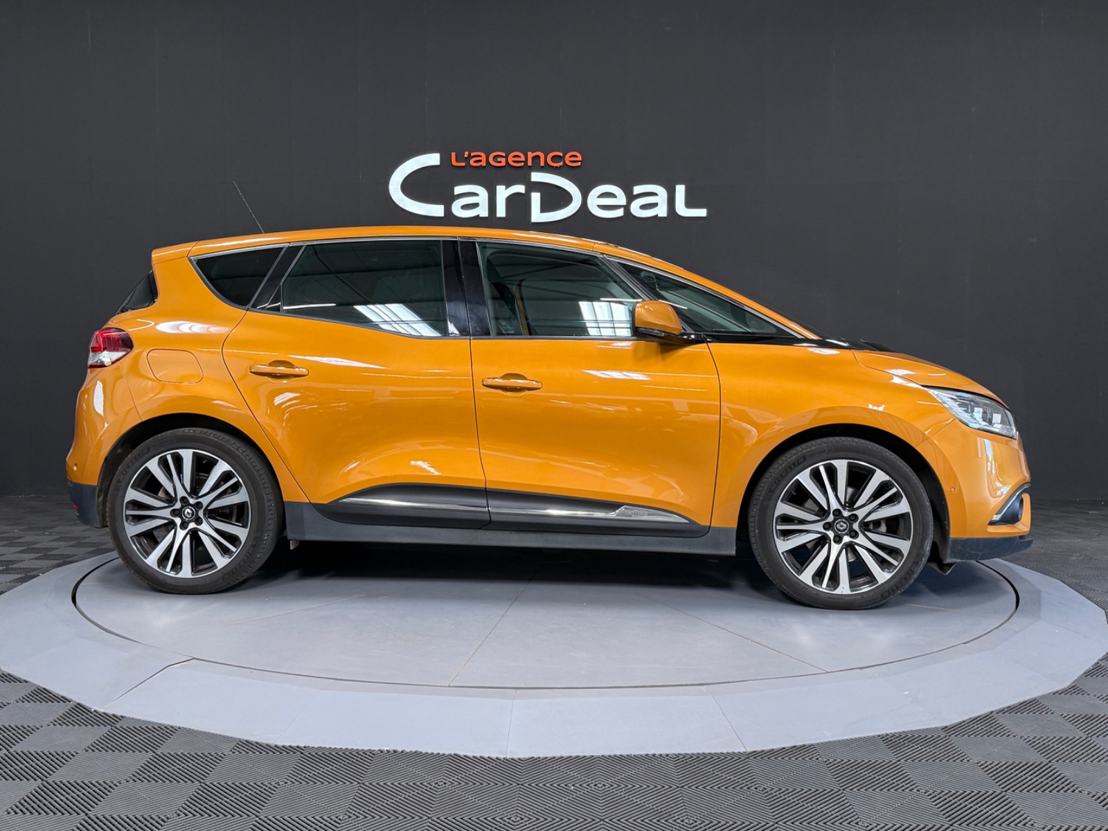 Photo véhicule RENAULT SCENIC IV