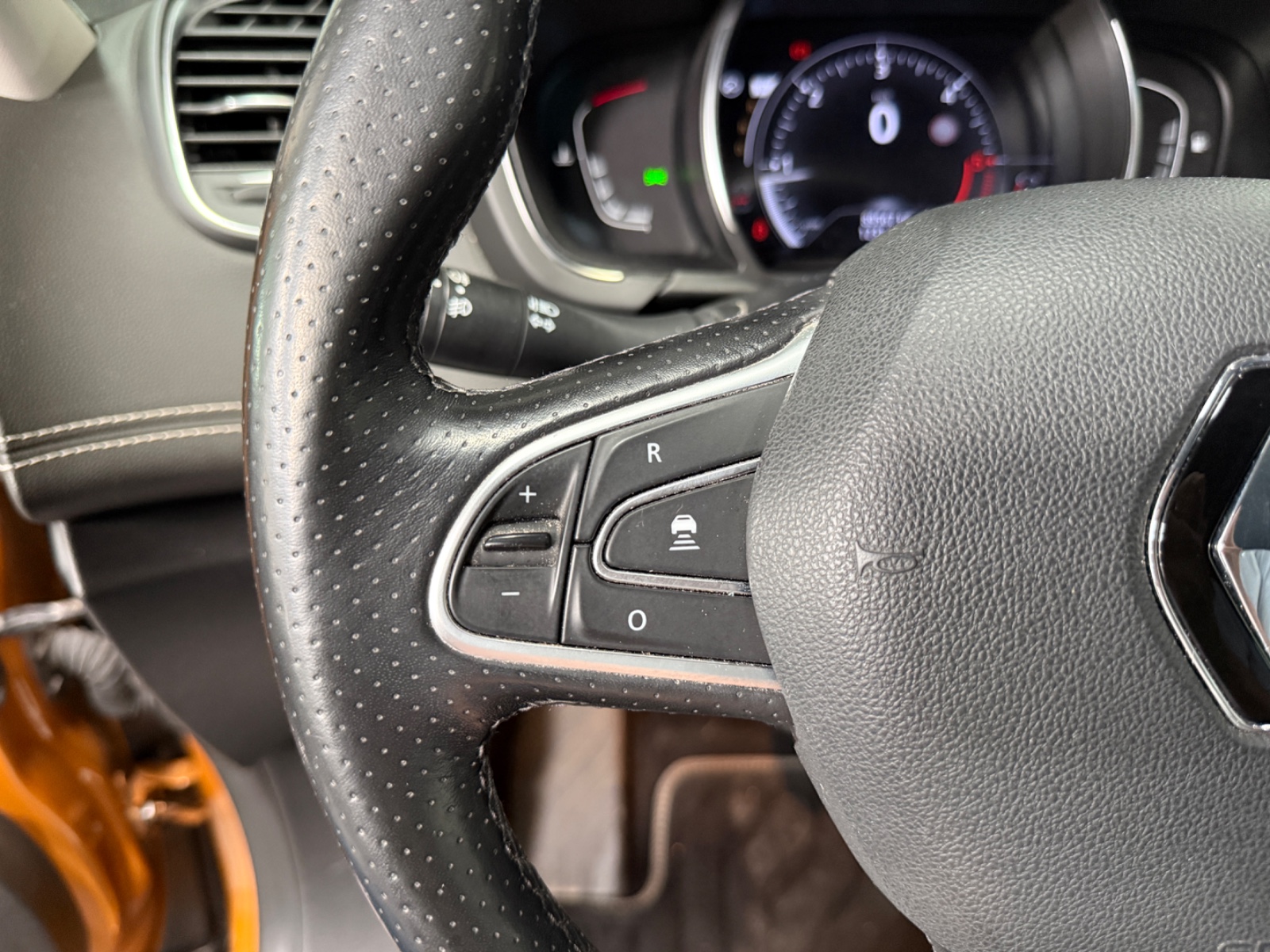 Photo véhicule RENAULT SCENIC IV