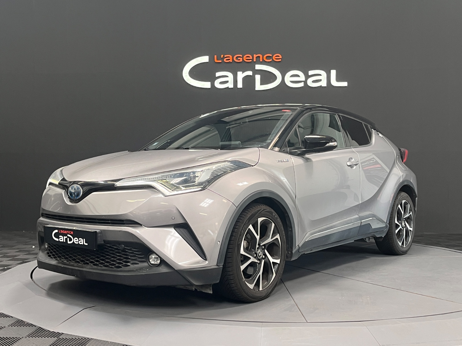 Photo véhicule TOYOTA C-HR PRO RC18