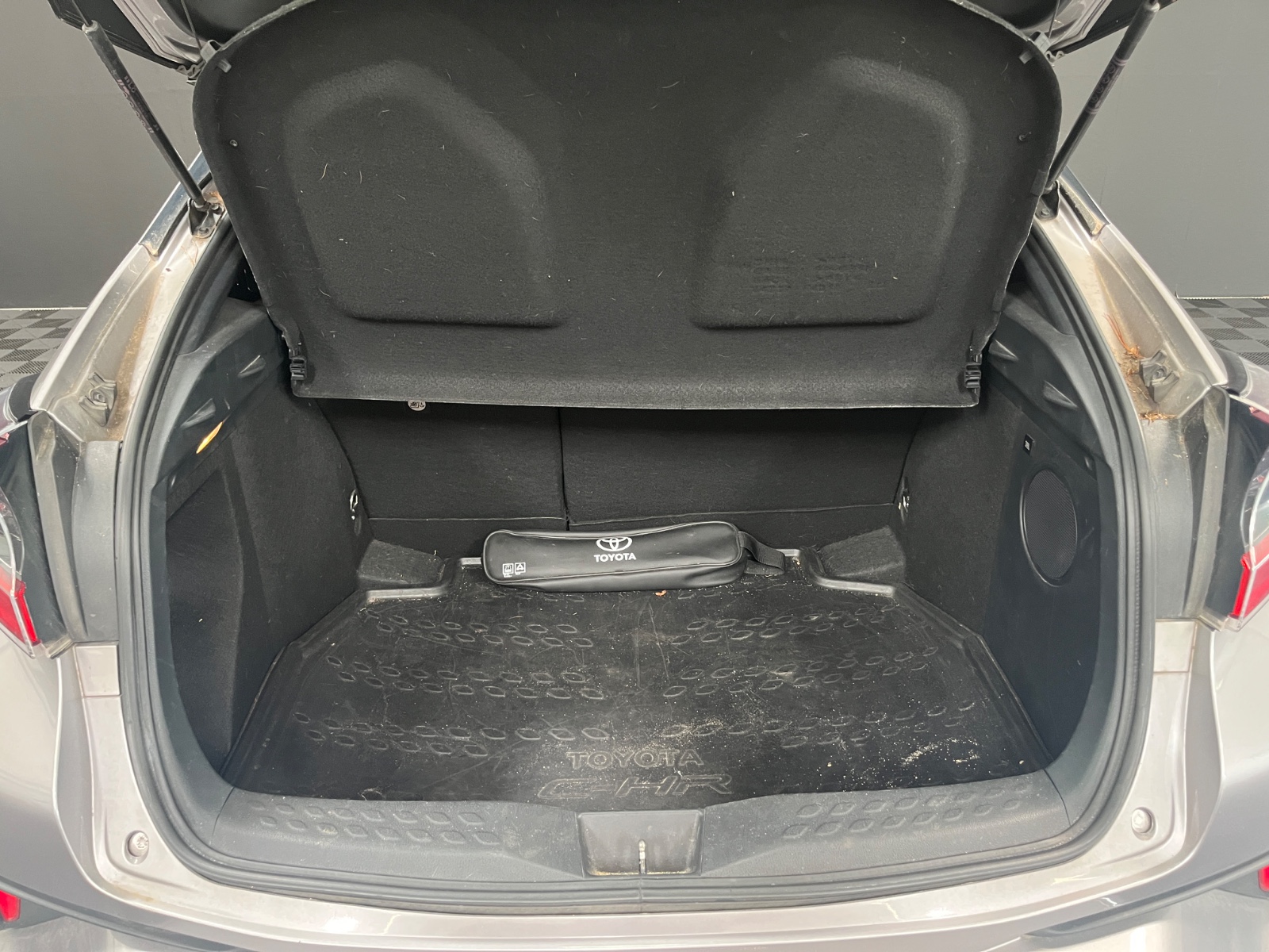 Photo véhicule TOYOTA C-HR PRO RC18