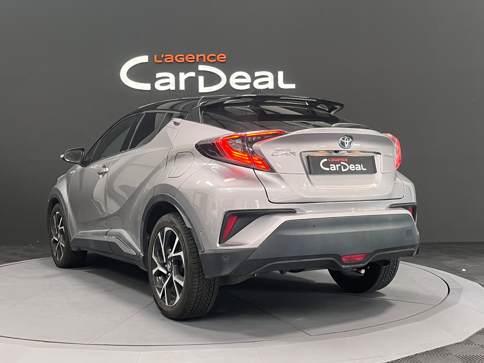 Photo véhicule TOYOTA C-HR PRO RC18