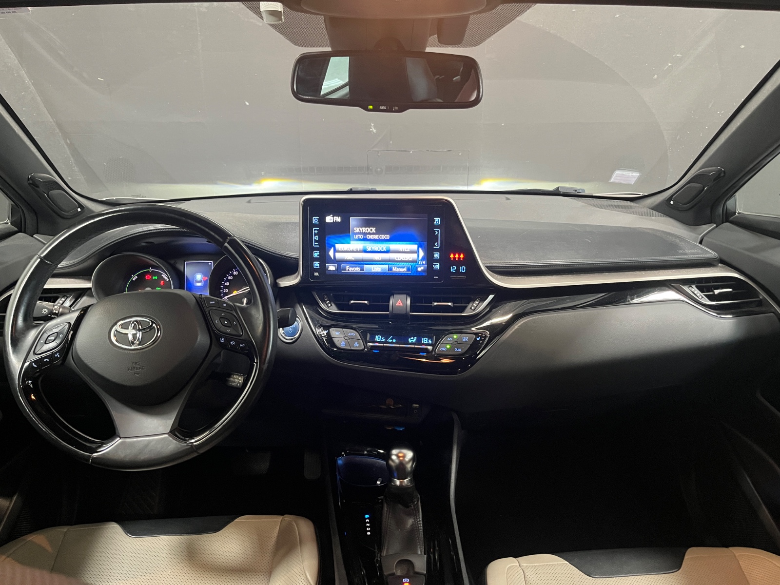 Photo véhicule TOYOTA C-HR PRO RC18