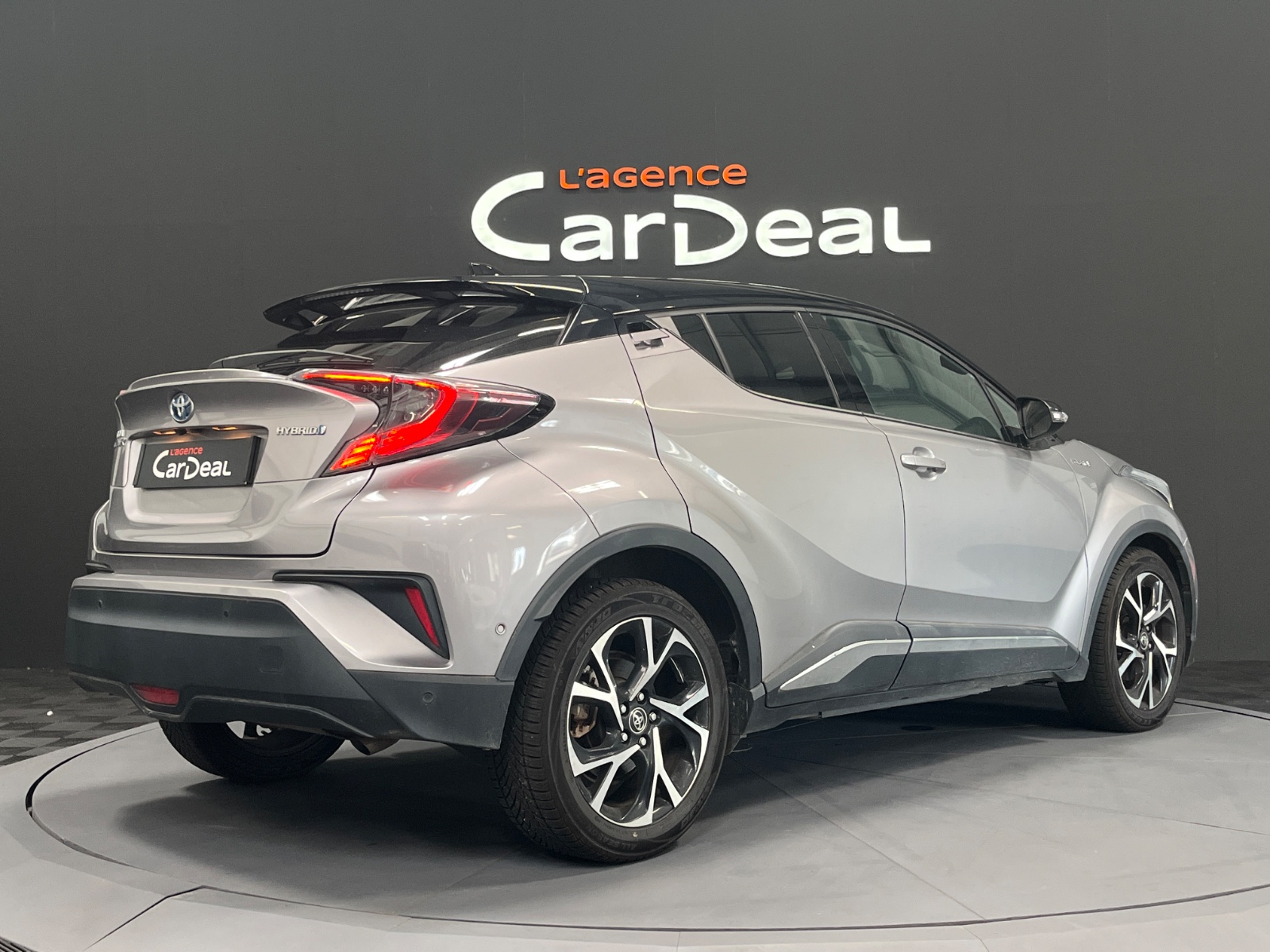 Photo véhicule TOYOTA C-HR PRO RC18