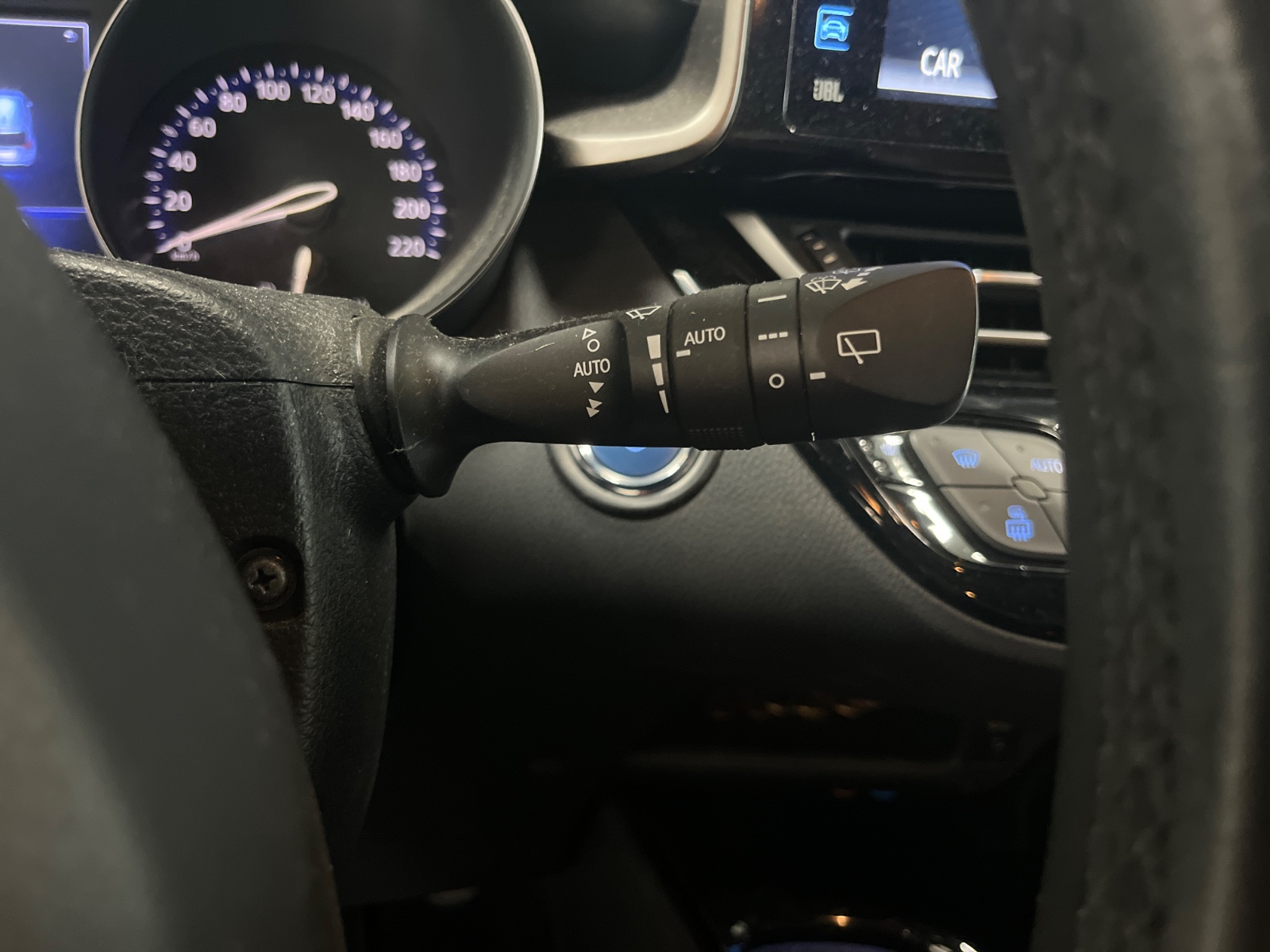Photo véhicule TOYOTA C-HR PRO RC18