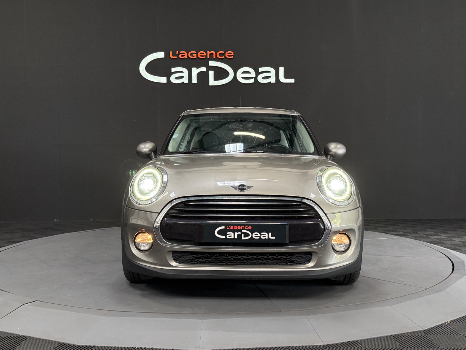 Photo véhicule MINI HATCH 5 PORTES LCI