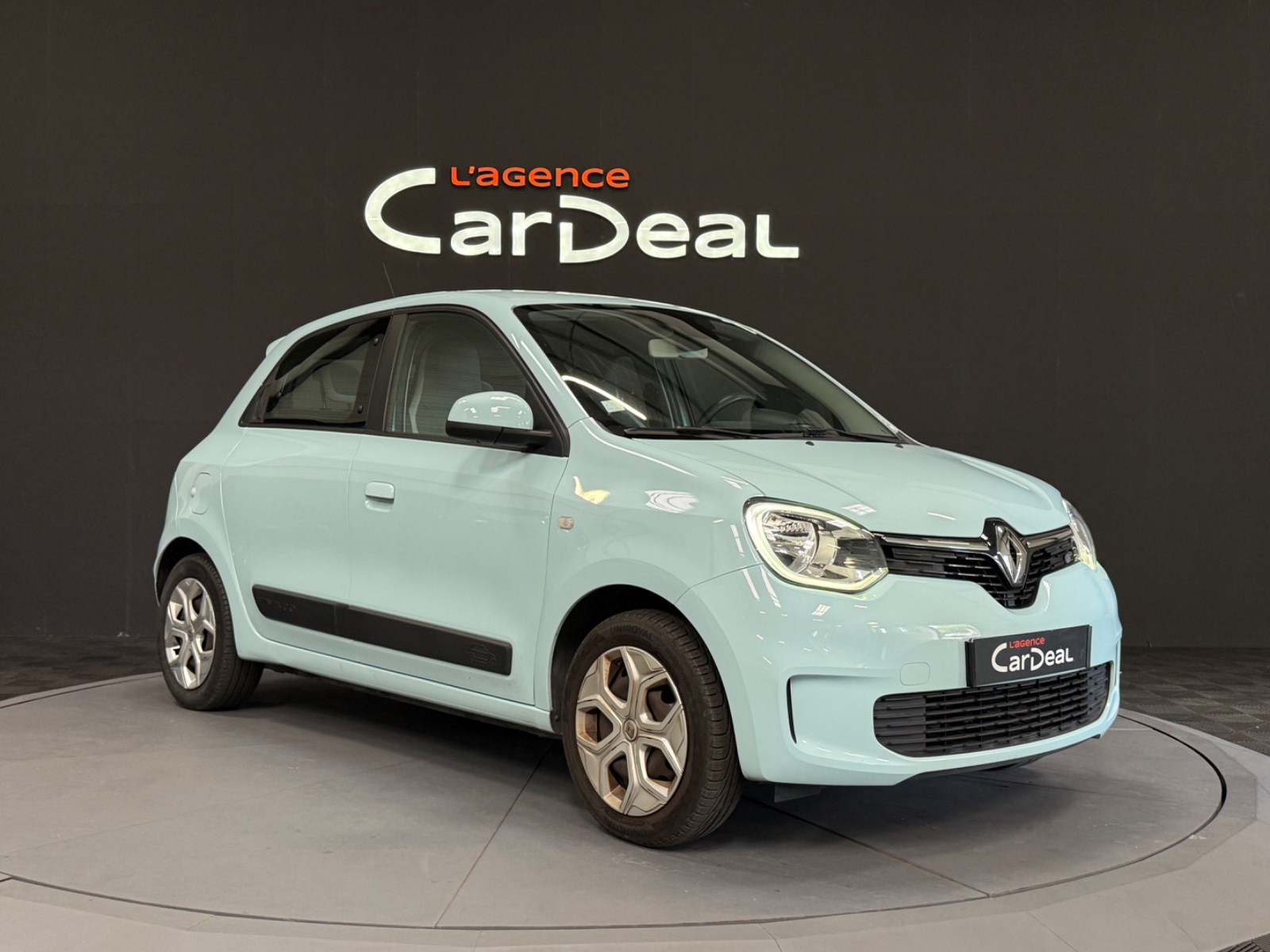 Photo véhicule RENAULT TWINGO III