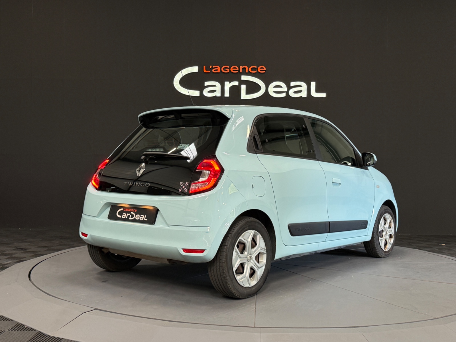 Photo véhicule RENAULT TWINGO III