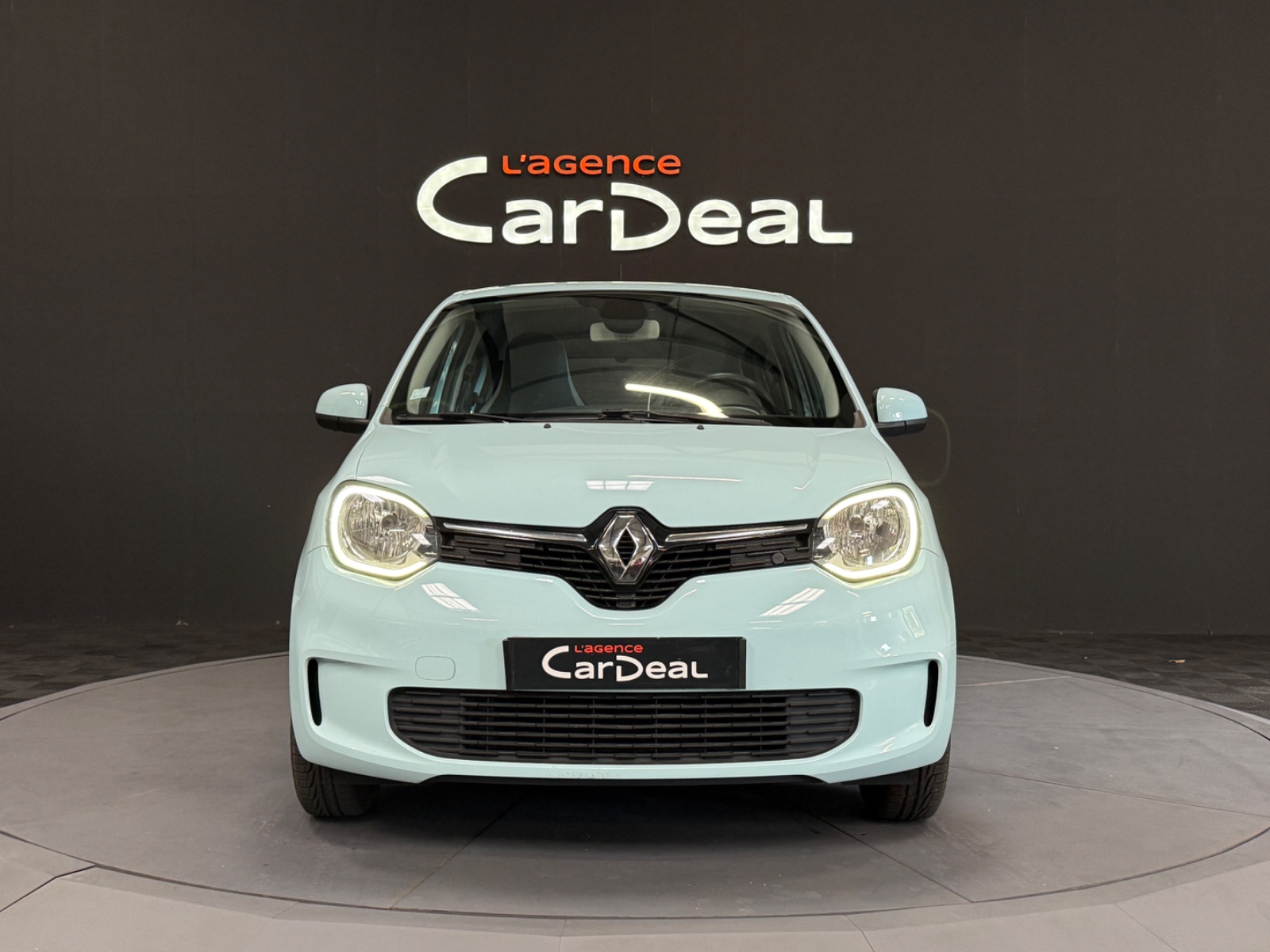 Photo véhicule RENAULT TWINGO III