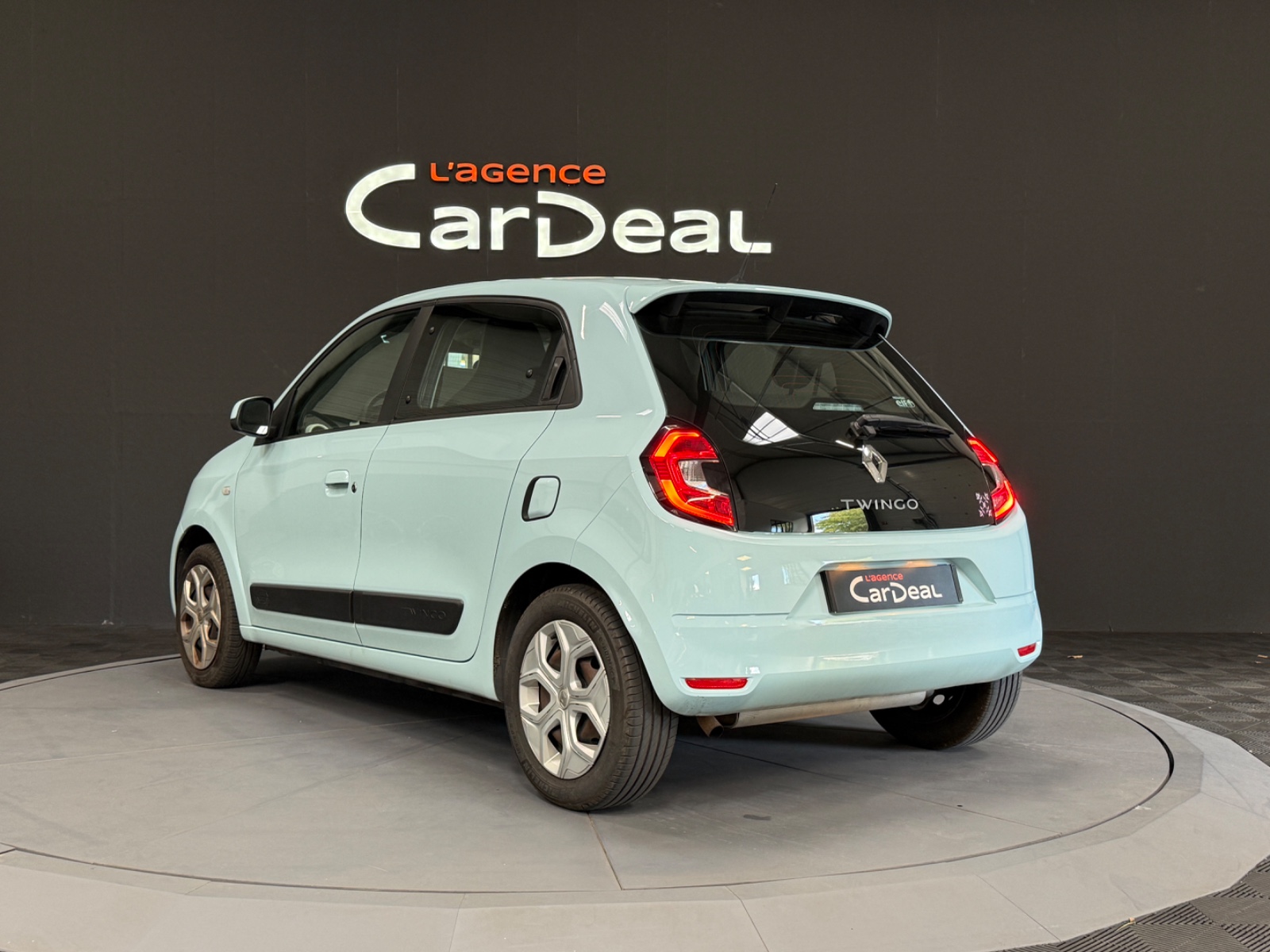 Photo véhicule RENAULT TWINGO III