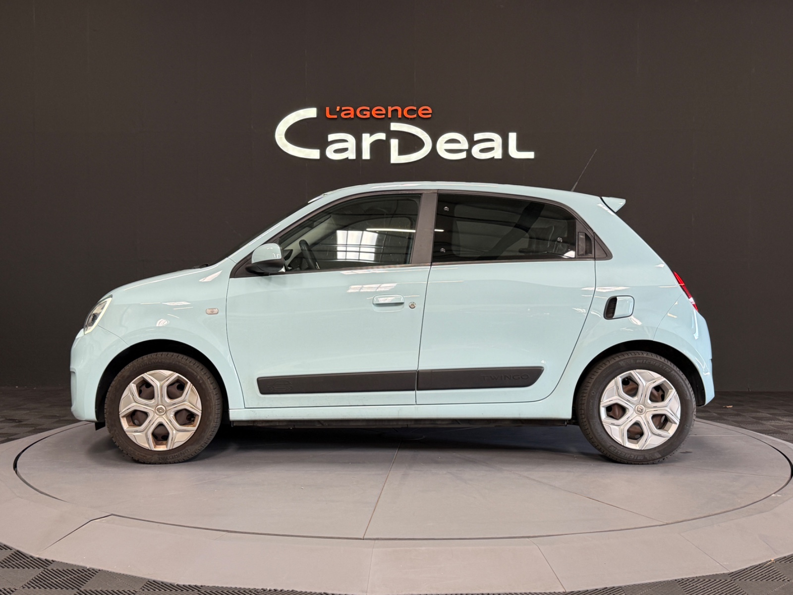 Photo véhicule RENAULT TWINGO III
