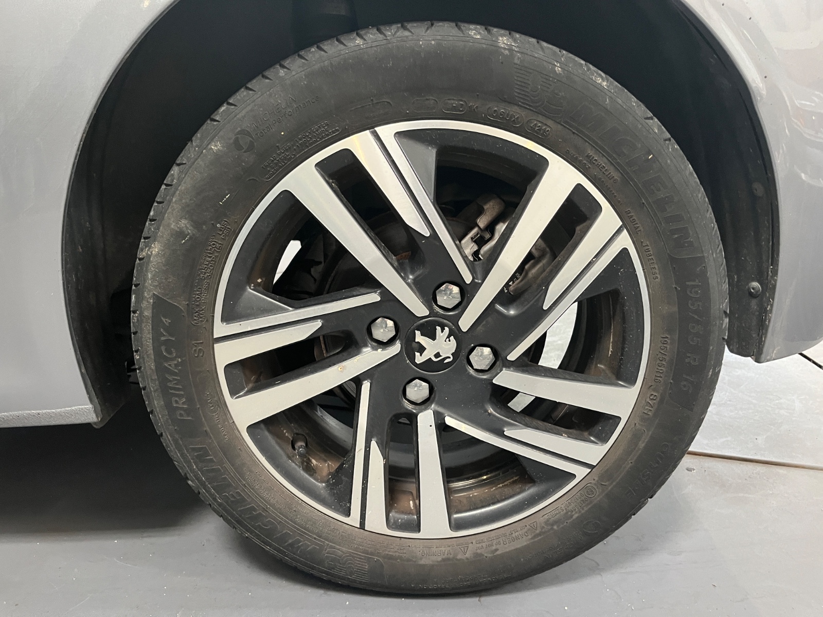 Photo véhicule PEUGEOT 208