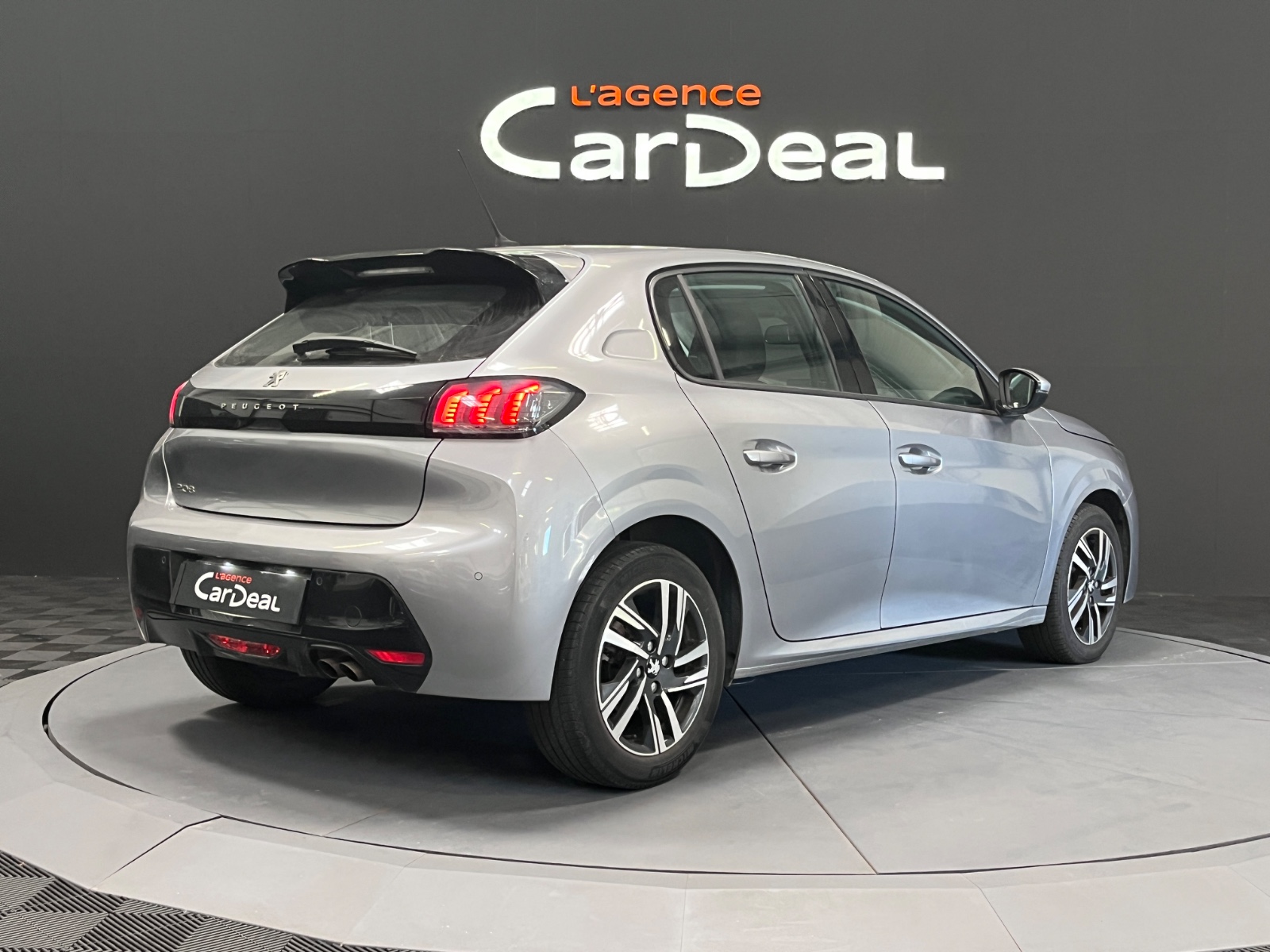 Photo véhicule PEUGEOT 208