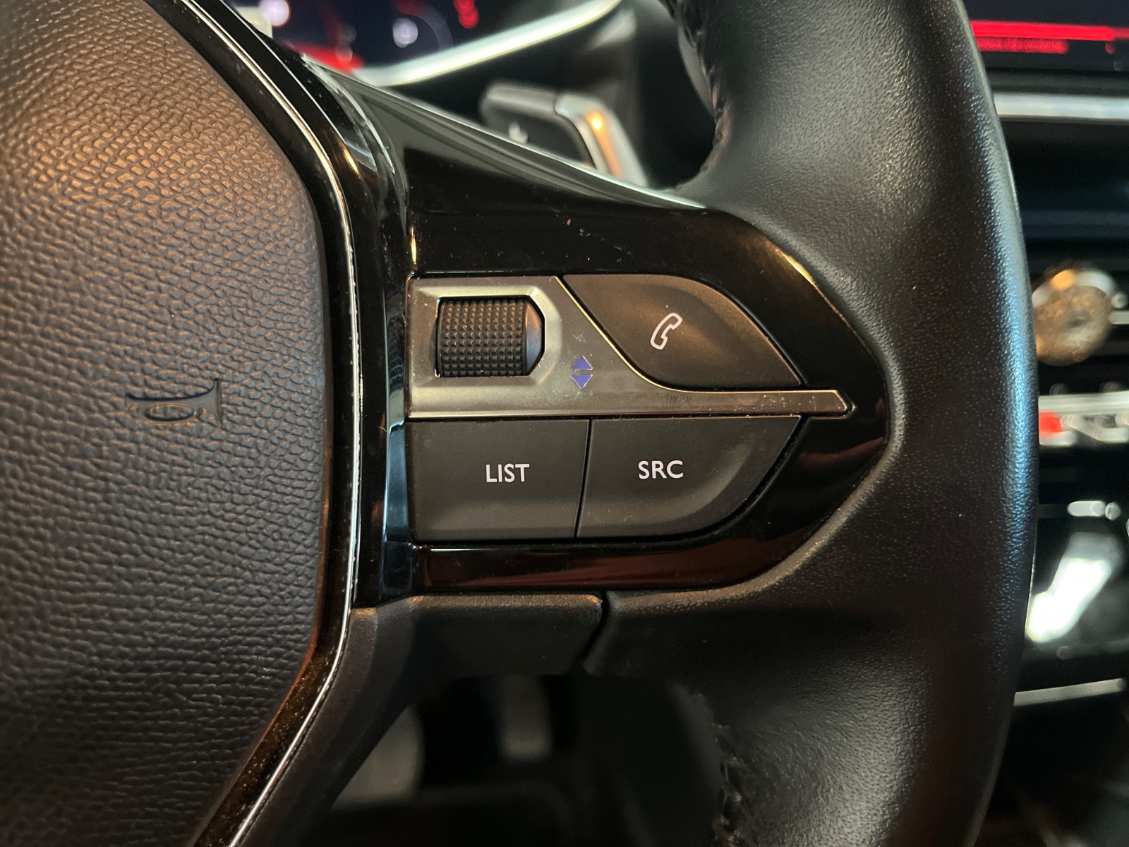 Photo véhicule PEUGEOT 208