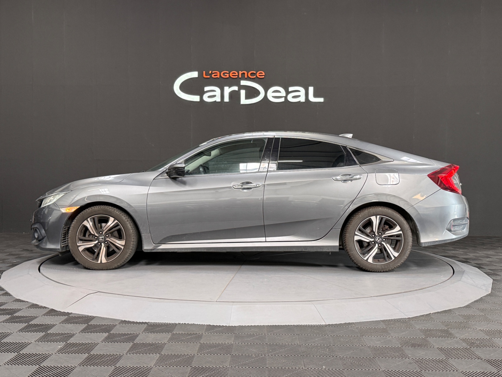 Photo véhicule HONDA CIVIC 4 PORTES 2018