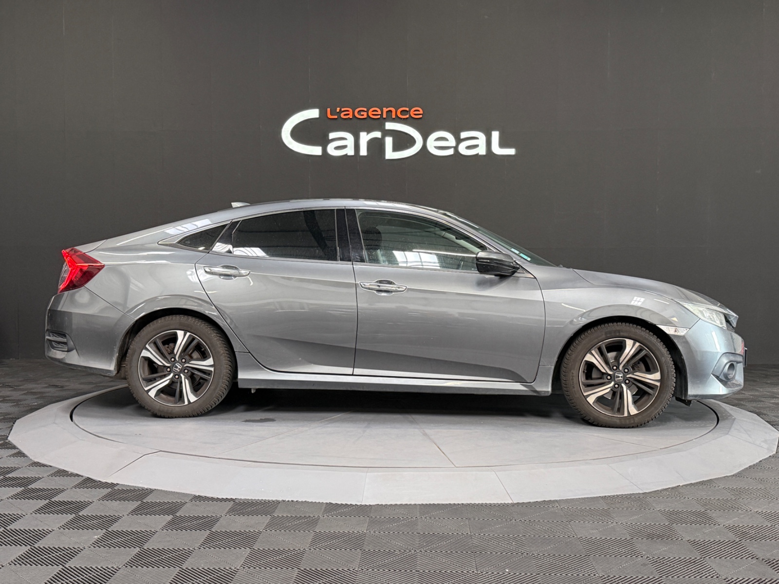 Photo véhicule HONDA CIVIC 4 PORTES 2018