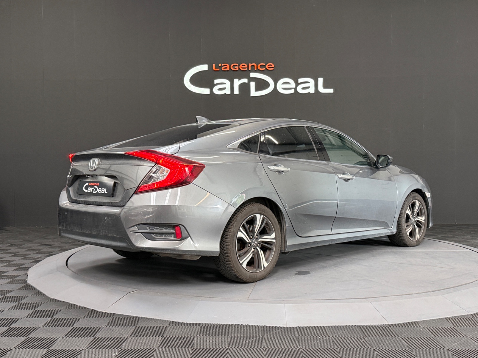 Photo véhicule HONDA CIVIC 4 PORTES 2018