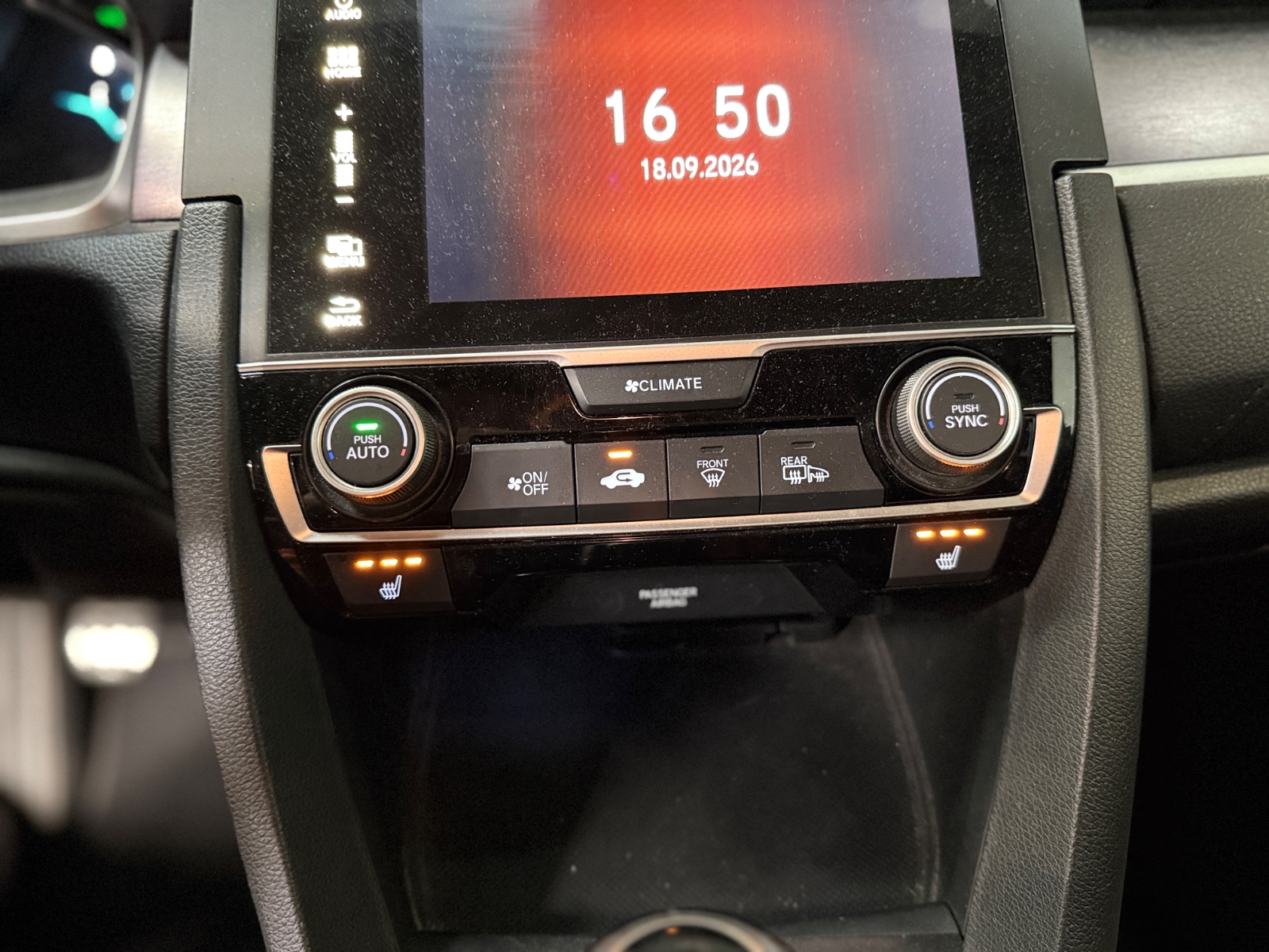 Photo véhicule HONDA CIVIC 4 PORTES 2018