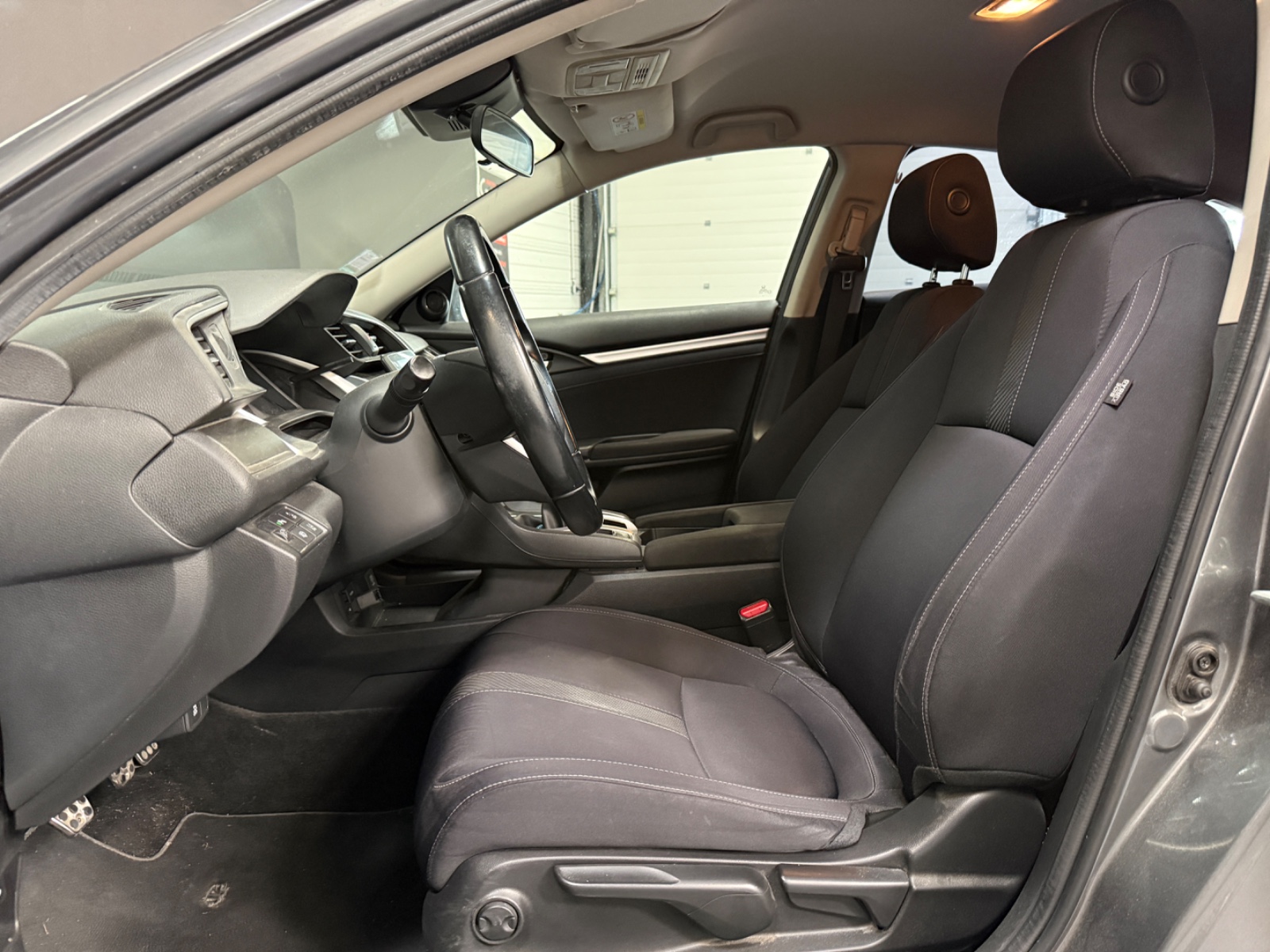 Photo véhicule HONDA CIVIC 4 PORTES 2018