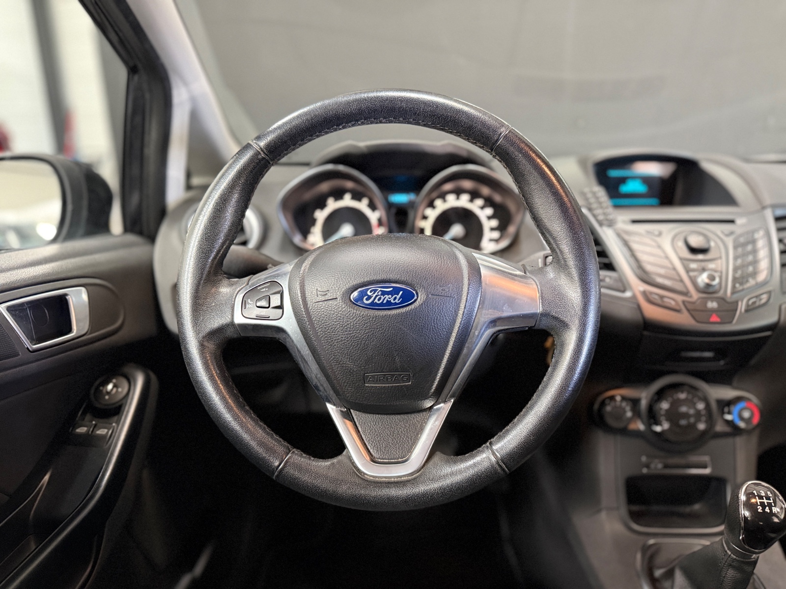Photo véhicule FORD FIESTA