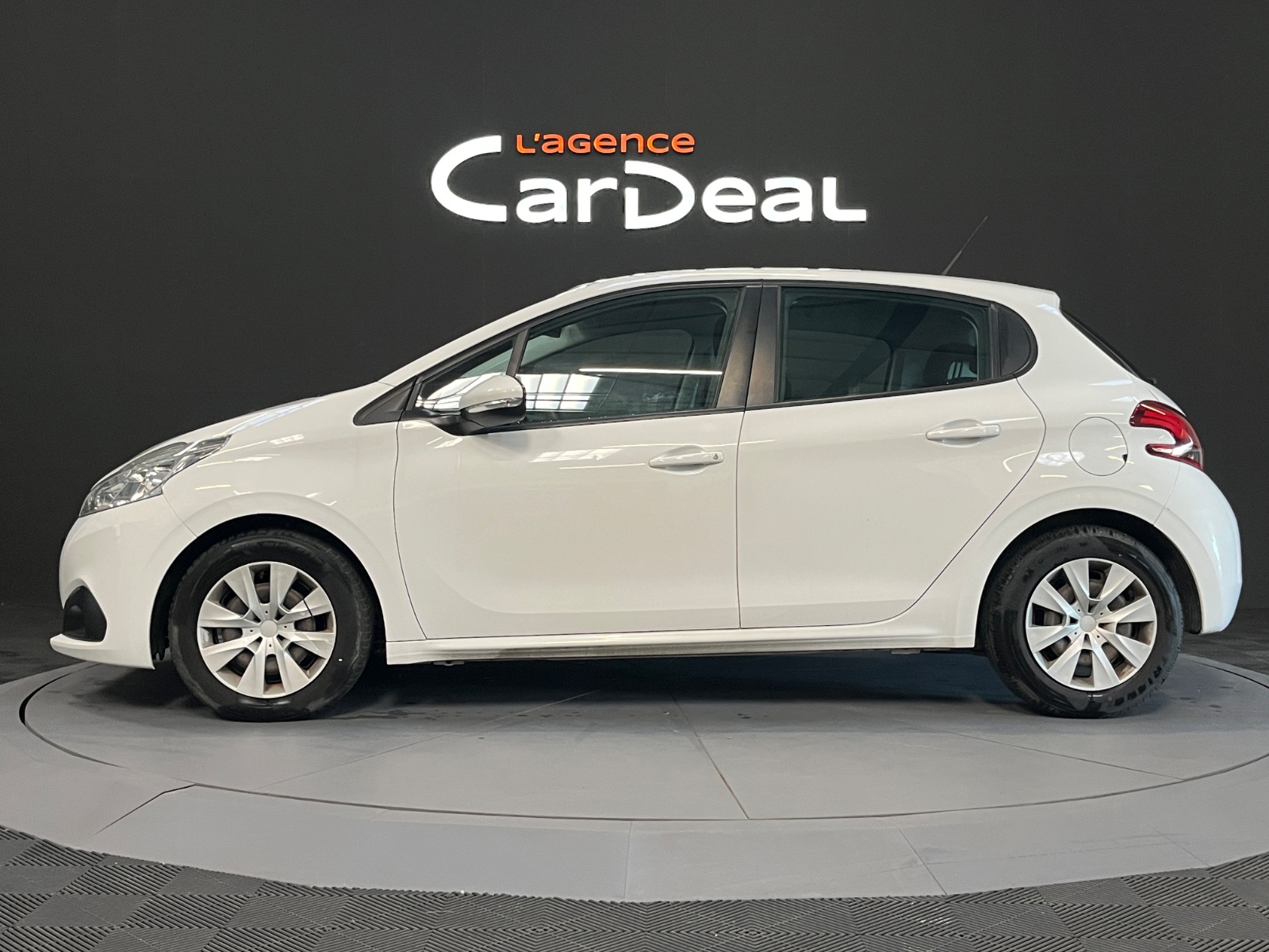 Photo véhicule PEUGEOT 208