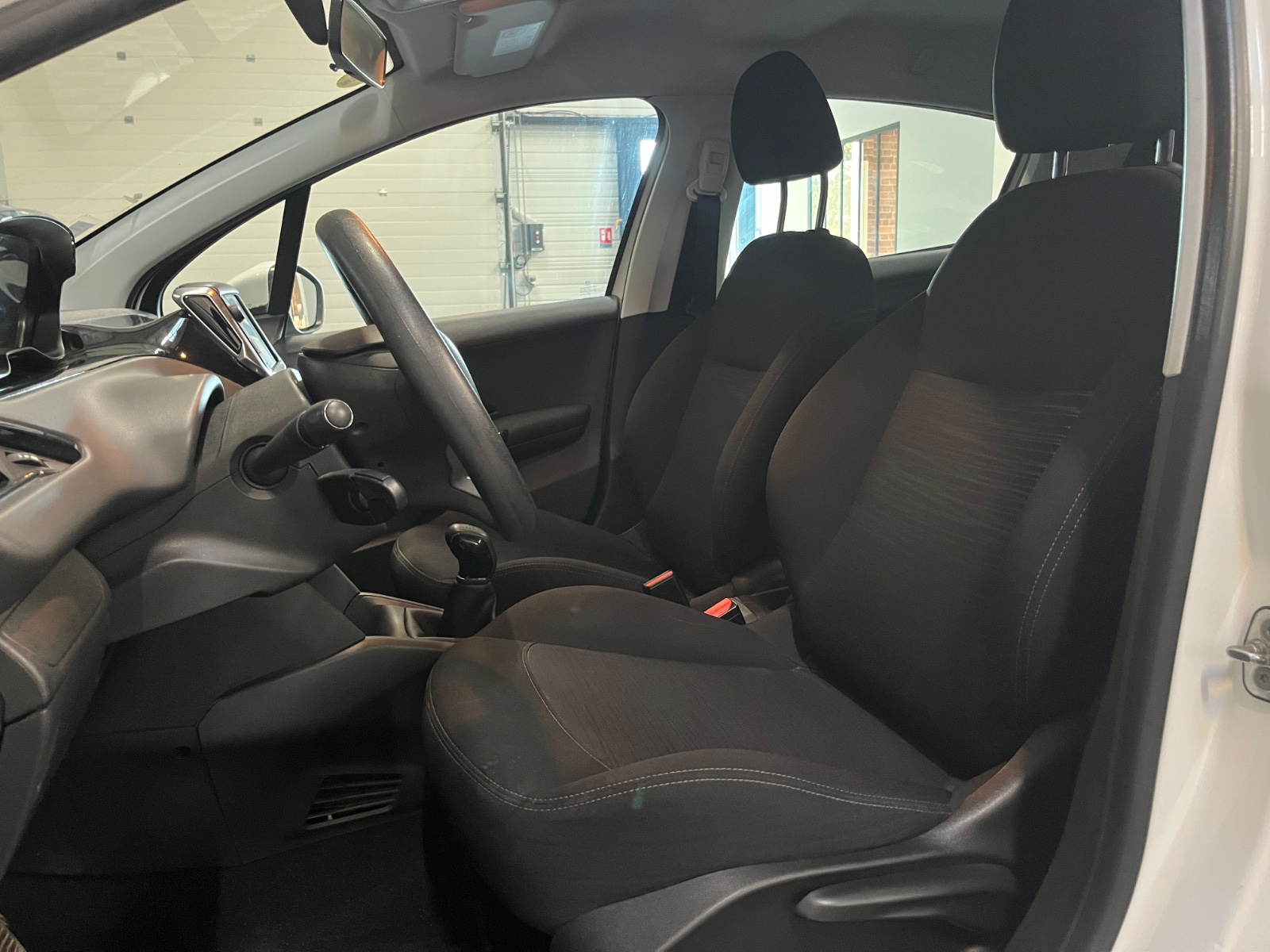 Photo véhicule PEUGEOT 208