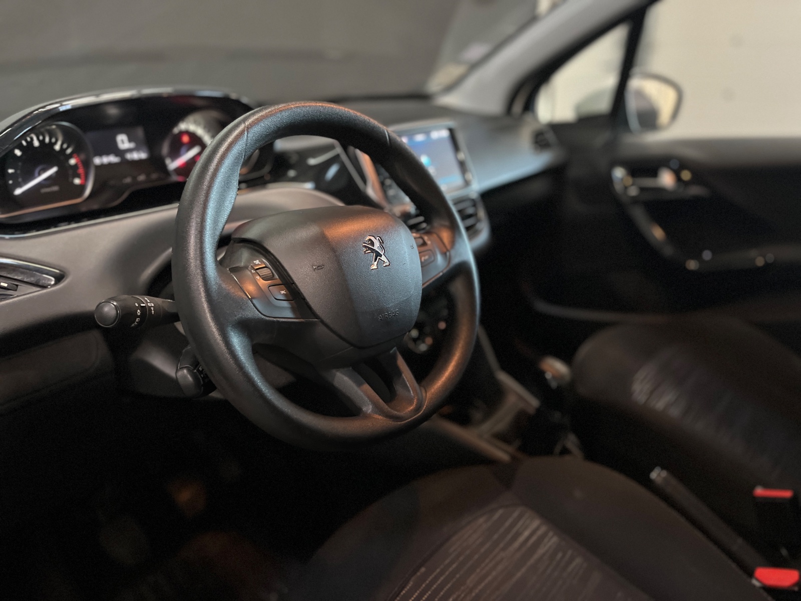 Photo véhicule PEUGEOT 208