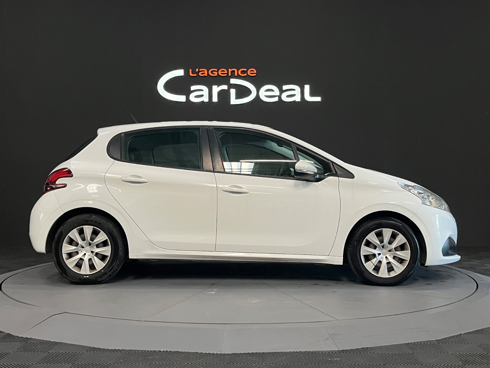 Photo véhicule PEUGEOT 208