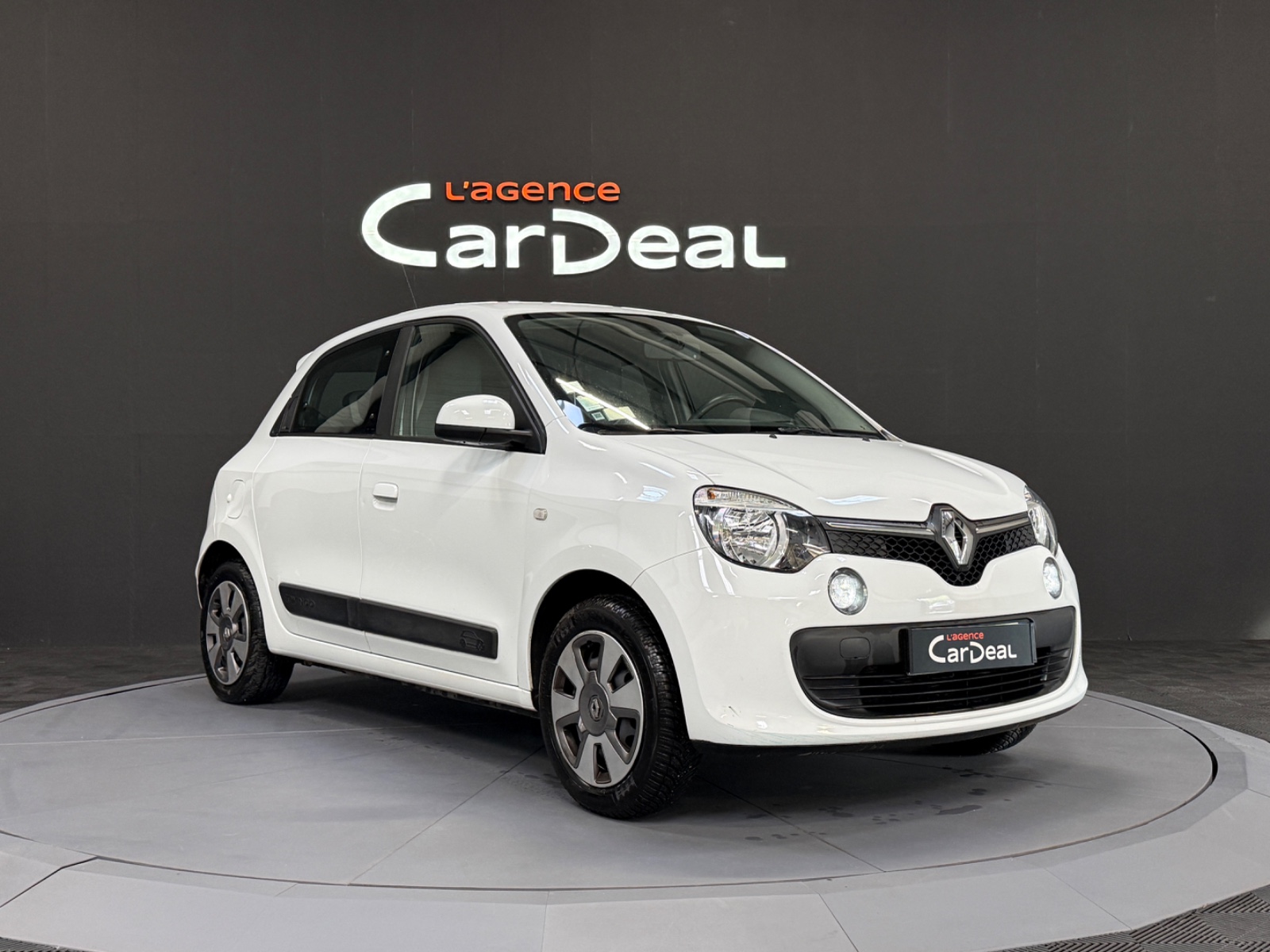 Photo véhicule RENAULT TWINGO III