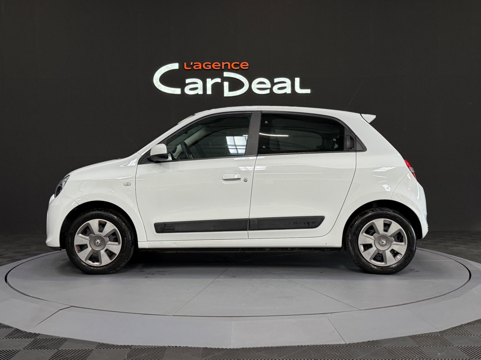 Photo véhicule RENAULT TWINGO III