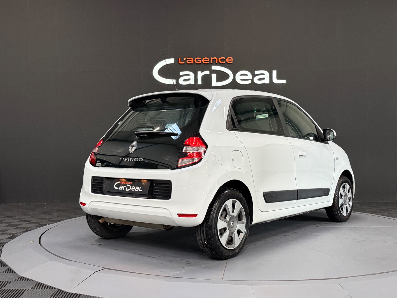 Photo véhicule RENAULT TWINGO III