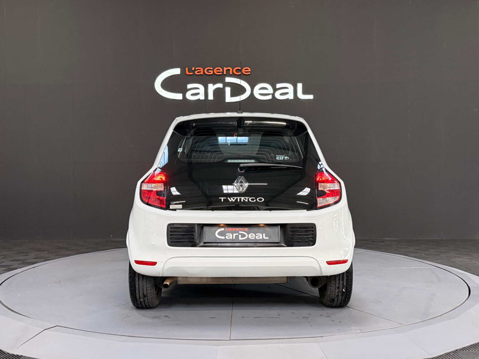 Photo véhicule RENAULT TWINGO III