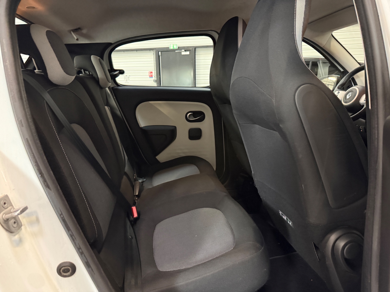 Photo véhicule RENAULT TWINGO III