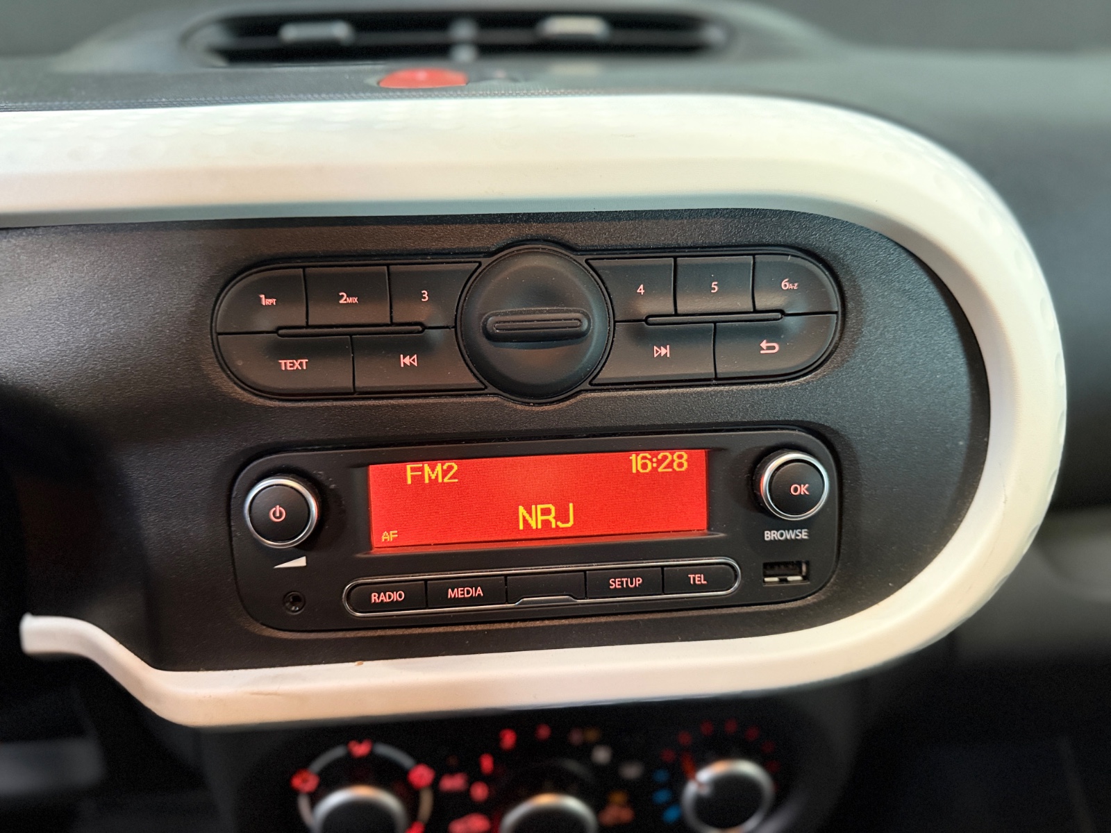 Photo véhicule RENAULT TWINGO III